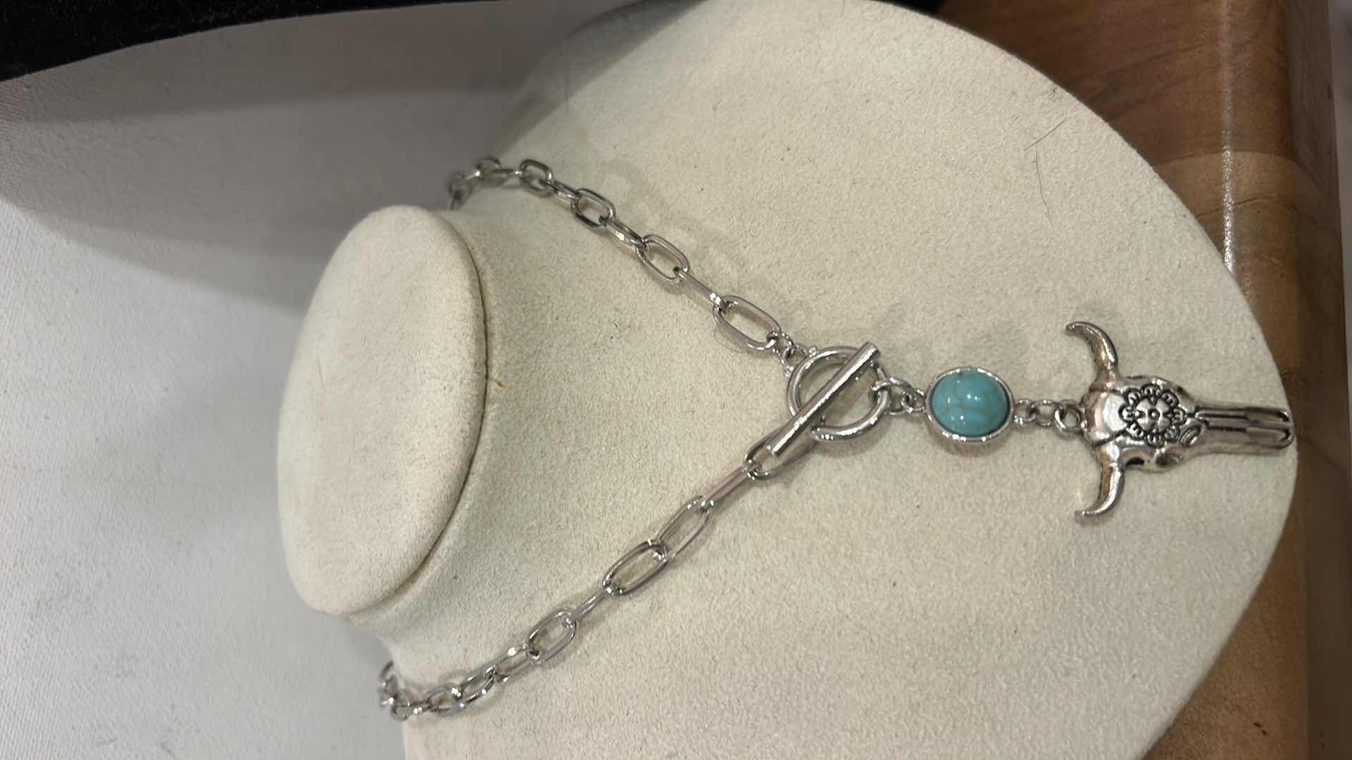 Photo 1 of FASHION JEWELRY- 5 NEW NECKLACES