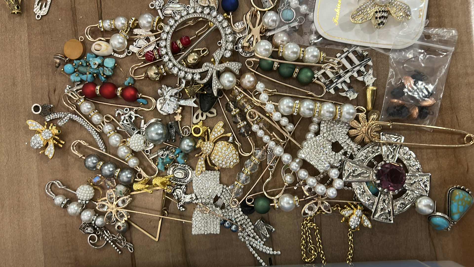 Photo 1 of BEADS AND JEWELRY FOR CRAFTING