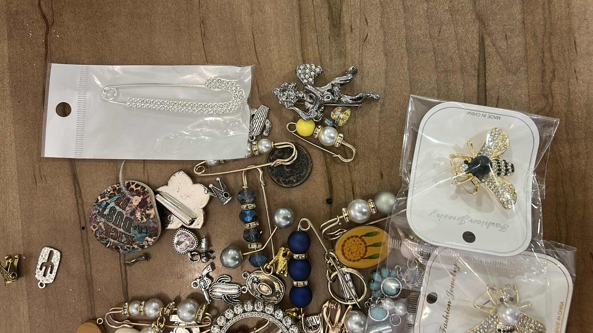 Photo 1 of BEADS AND JEWELRY FOR CRAFTING