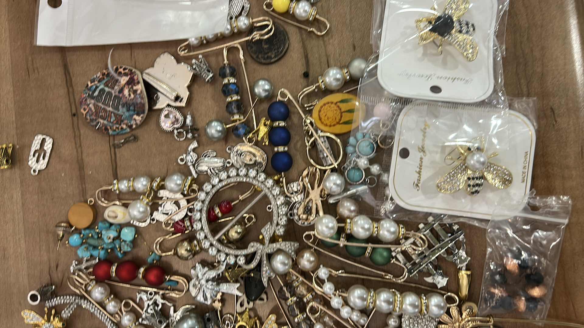 Photo 1 of BEADS AND JEWELRY FOR CRAFTING