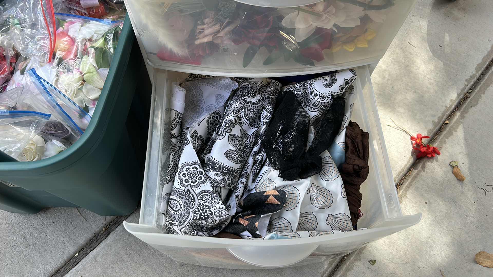 Photo 1 of FLOWERS FOR CRAFTING