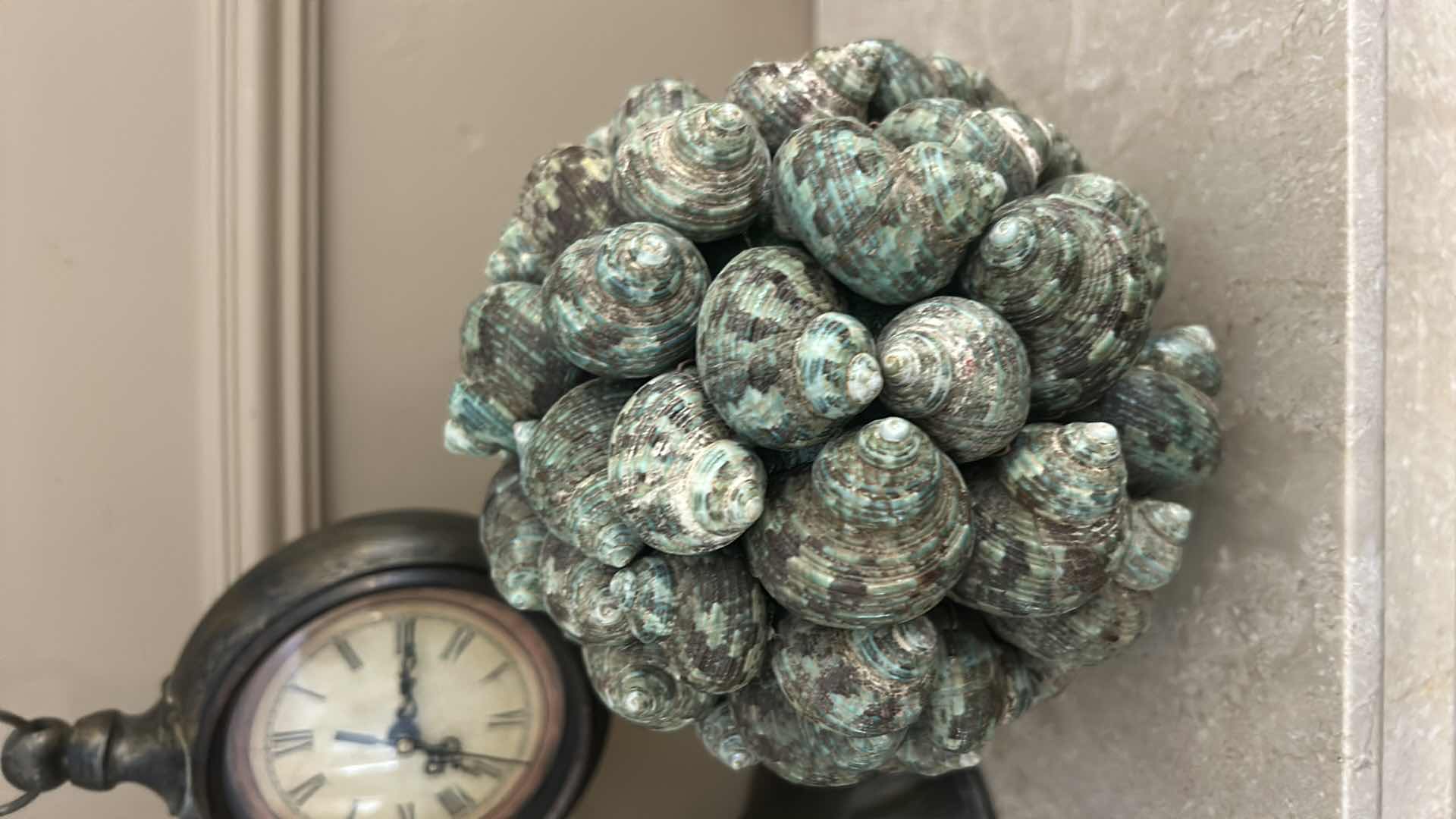 Photo 1 of 4 PC HOME DECOR (CLOCK H13”)