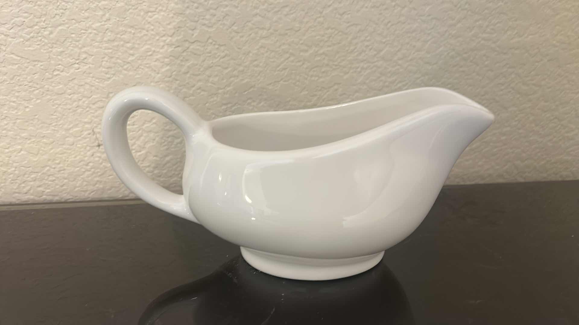 Photo 1 of 14 PC THRESHOLD PORCELAIN DINNERWARE & GRAVY DISH