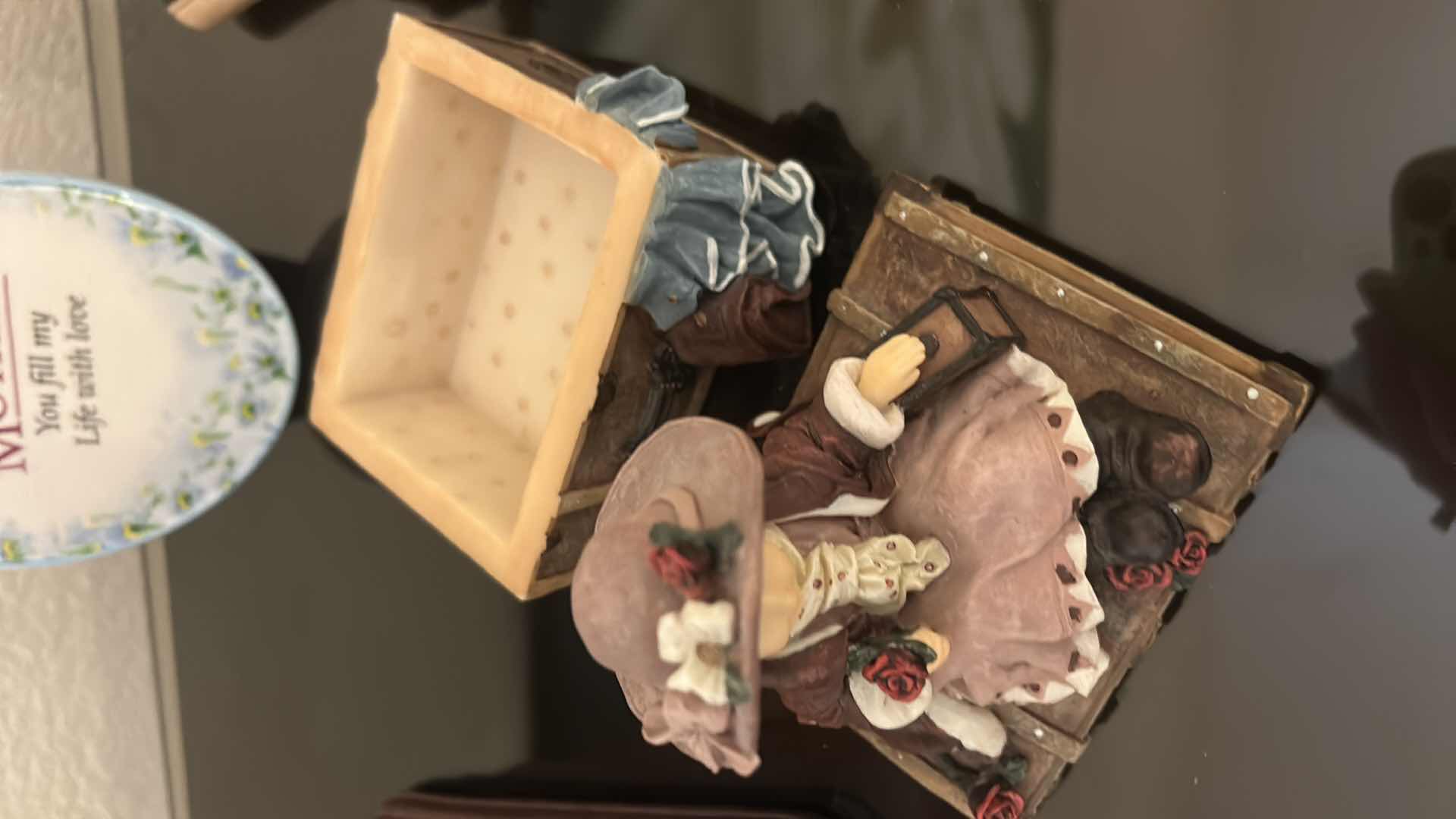 Photo 1 of 4 PORCELAIN PIECES (LARGEST H7.5”)