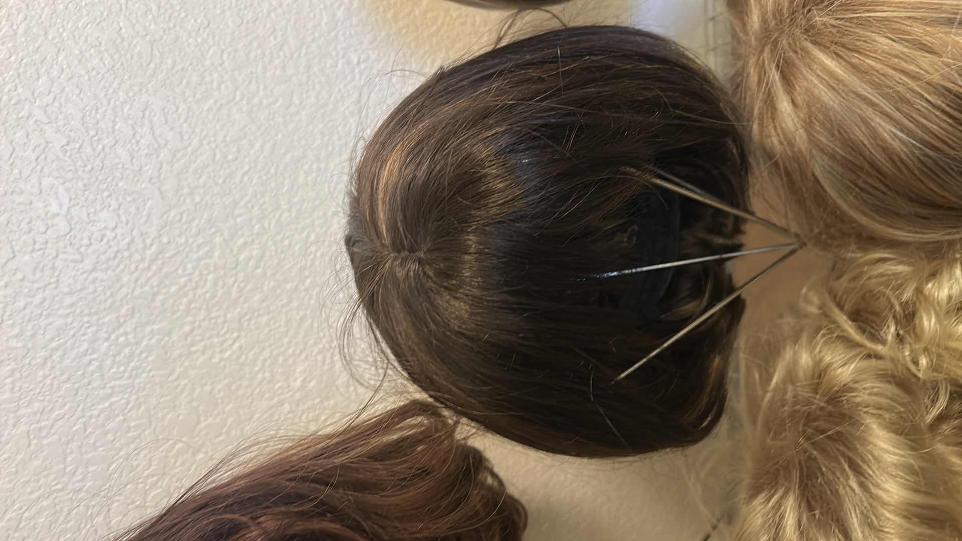 Photo 1 of 6 WOMENS WIGS