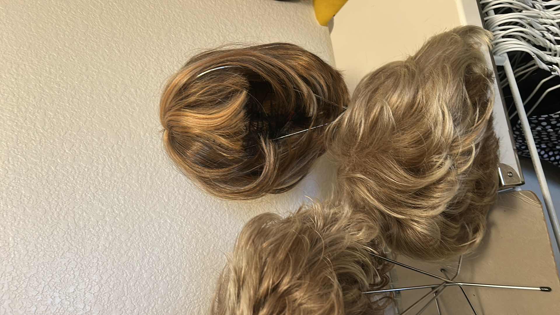 Photo 1 of 6 WOMENS WIGS