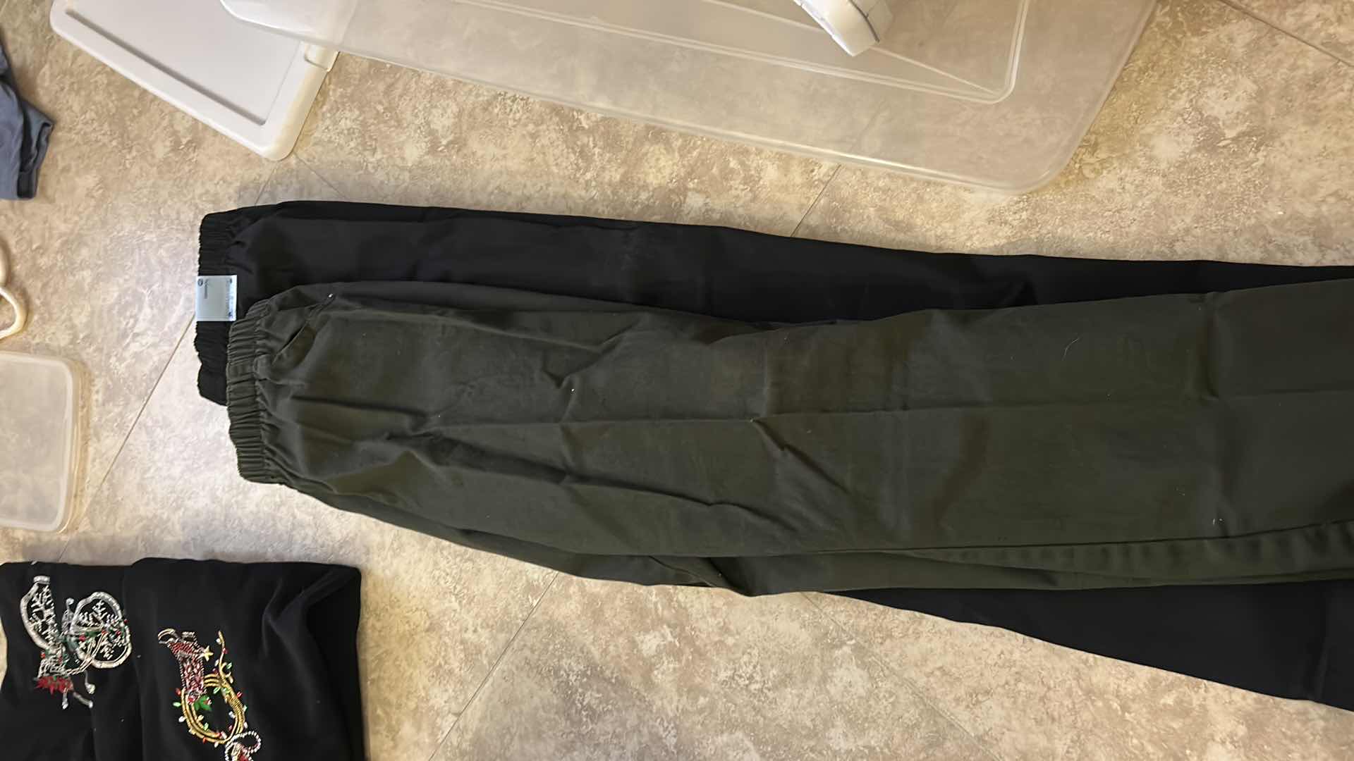 Photo 1 of 25 PAIRS WOMENS SIZE 14 PANTS