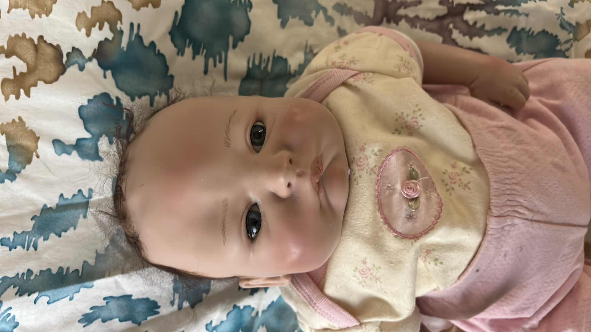 Photo 1 of LEE MIDDLETON ORIGINAL BABY DOLL BY SHEILA MICHAEL ©2004 HAND NUMBERED #1361 REALISTIC VINYL & CLOTH BODY COLLECTOR DOLL