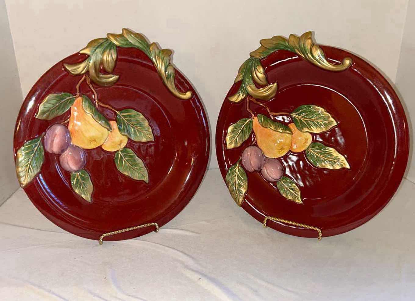 Photo 2 of FITZ & FLLOYD DECORATIVE PLATES ABD CHRISTMAS SLEIGH