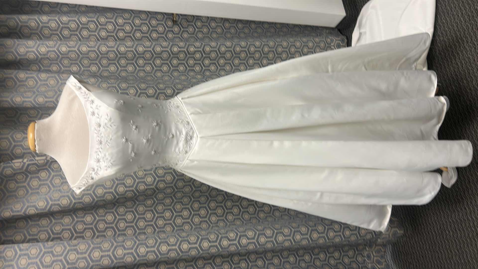 Photo 1 of BRIDAL GOWN “PALOMA BLANCA” FULL SKIRT, OFF SHOULDER, DIAMOND WHITE SIZE 8 