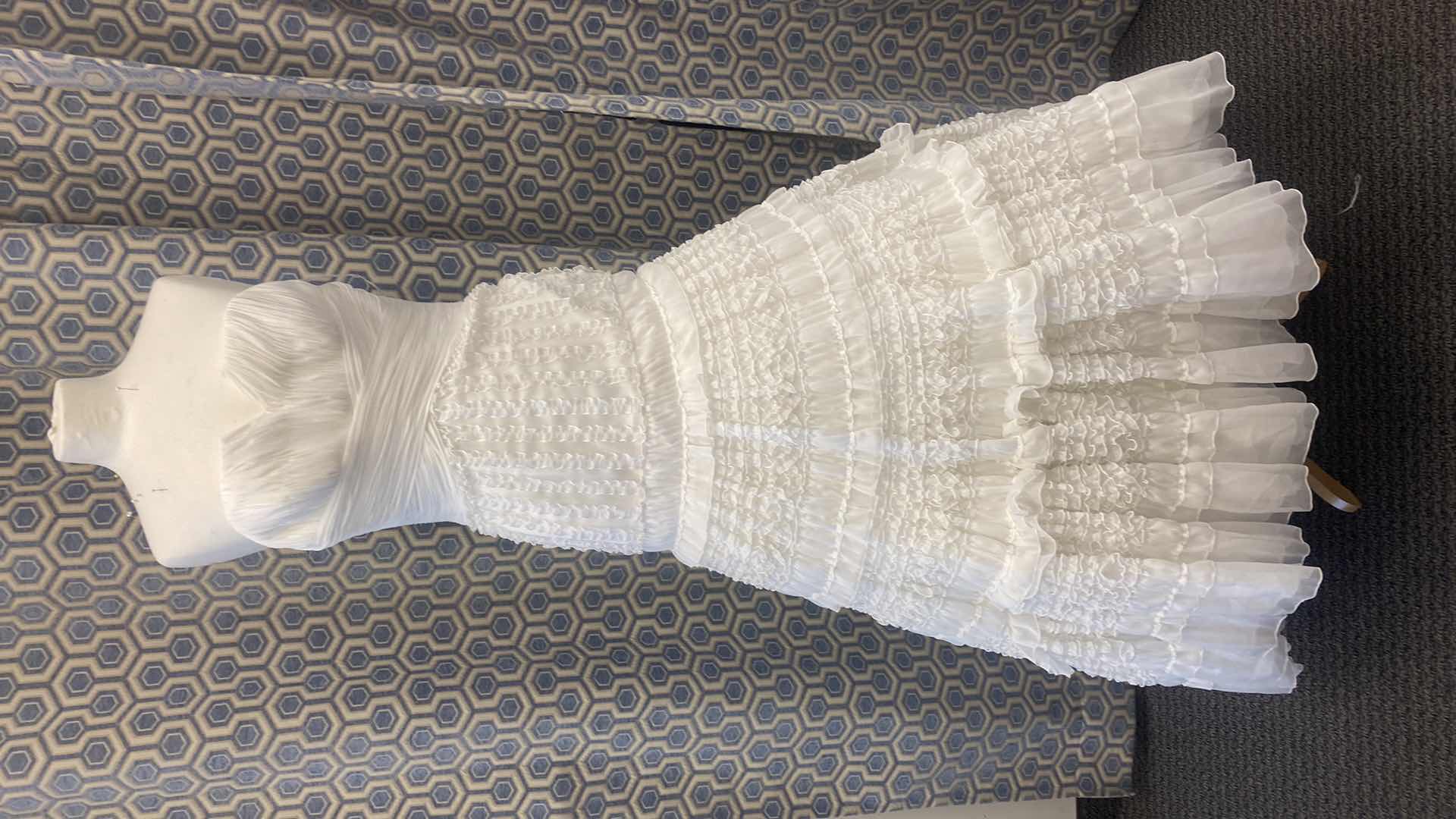 Photo 1 of BRIDAL GOWN “PRONOVIAS” IVORY SATIN WITH TULE & LACE SIZE 10