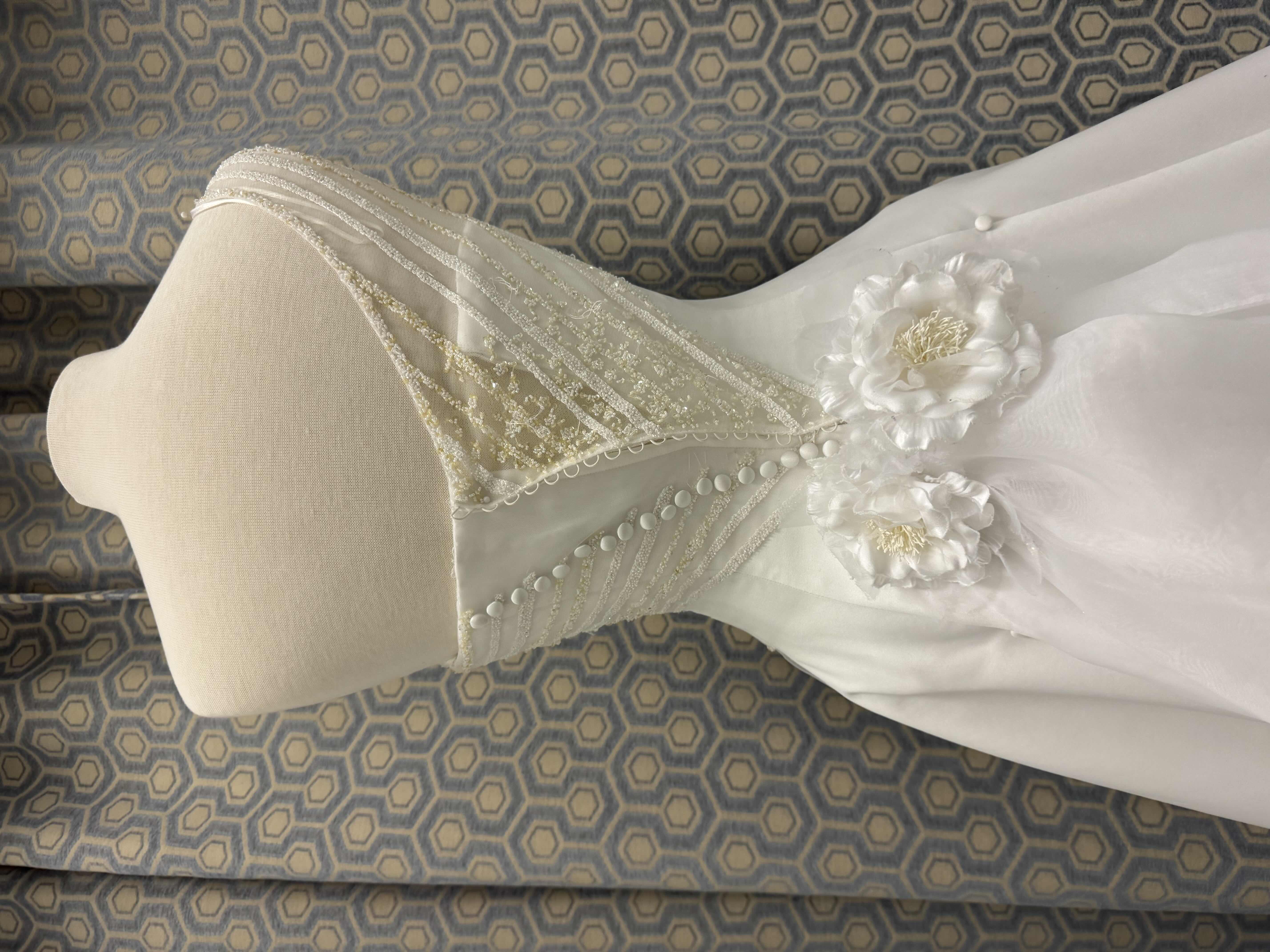 Photo 1 of BRIDAL GOWN MAGGIE SOTTERO ONE SHOULDER A LINE GOWN CHIFFON TIE AND ACCENTED WITH SWAROVSKI PEARL IVORY SIZE 6