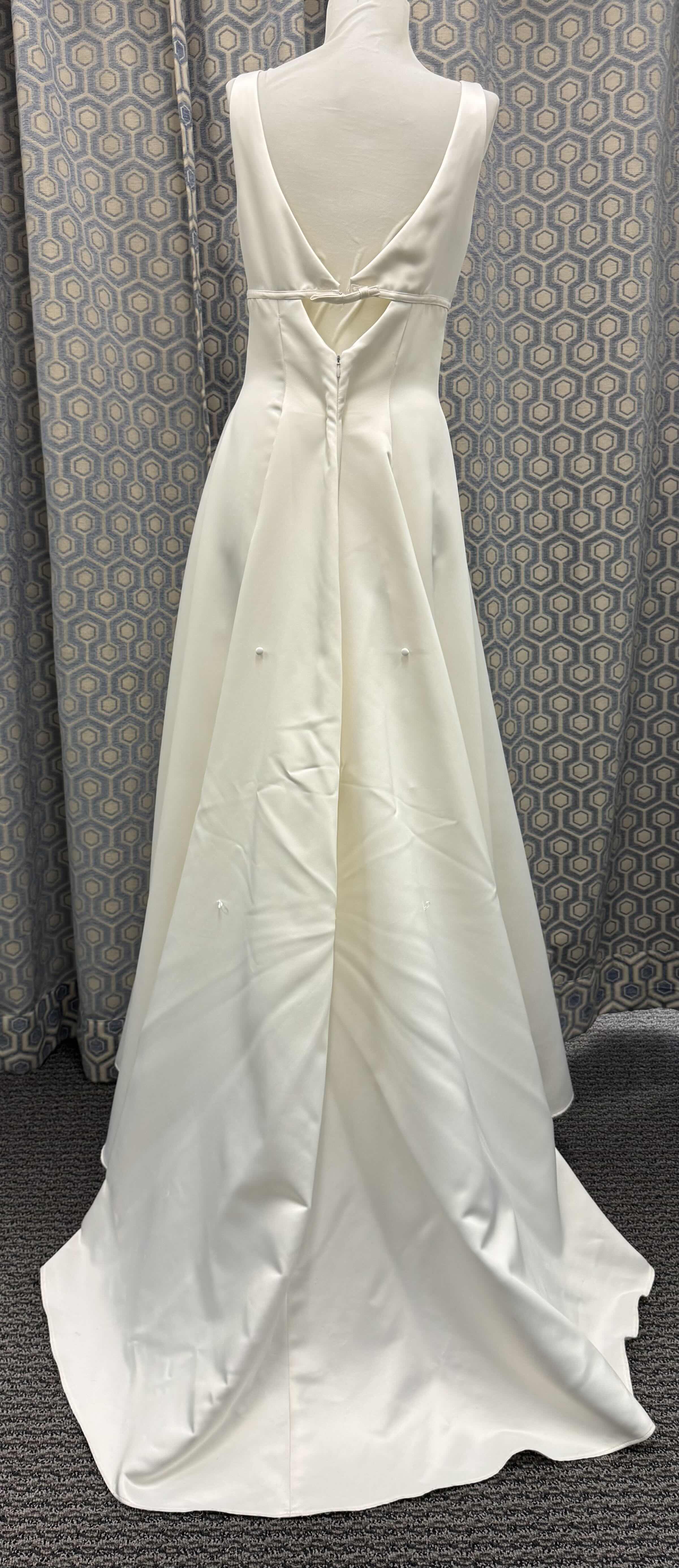 Photo 1 of BRIDAL GOWN JESSICA MCCLINTOCK ONE PIECE A LINE PORTRAIT NECK SATIN GOWN IVORY SIZE 8