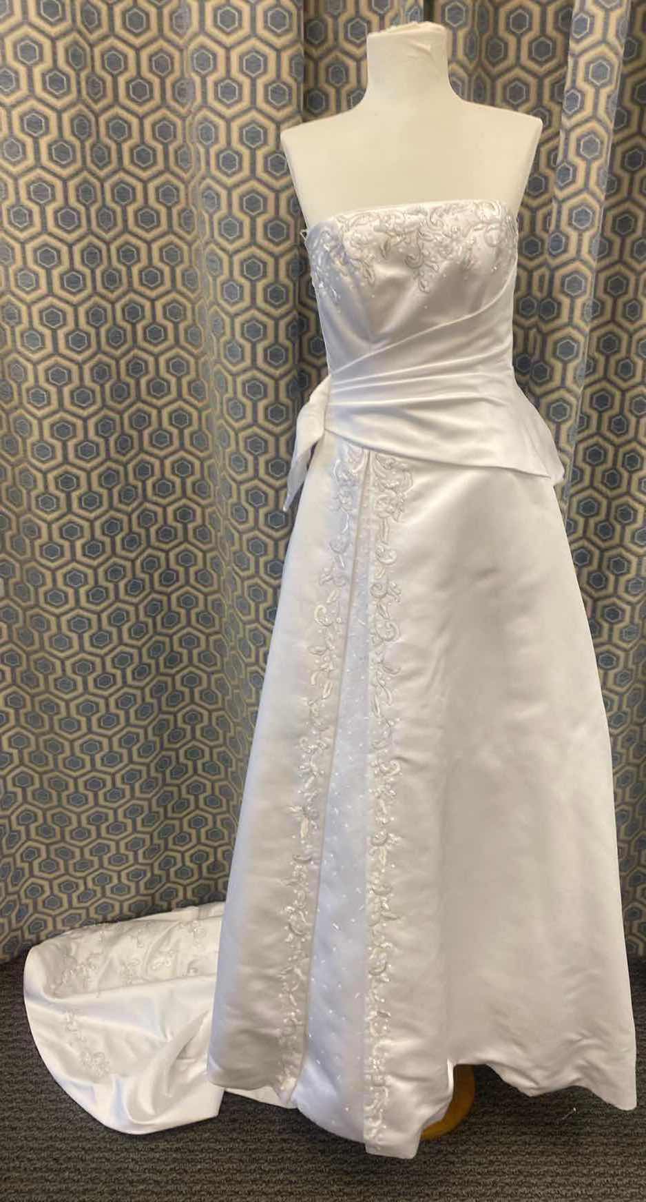 Photo 1 of BRIDAL GOWN “MAGGIE SOTTERO COUTURE” DIAMOND WHITE SATIN STRAPLESS CORSET BACK w RHINESTONE SIZE 6