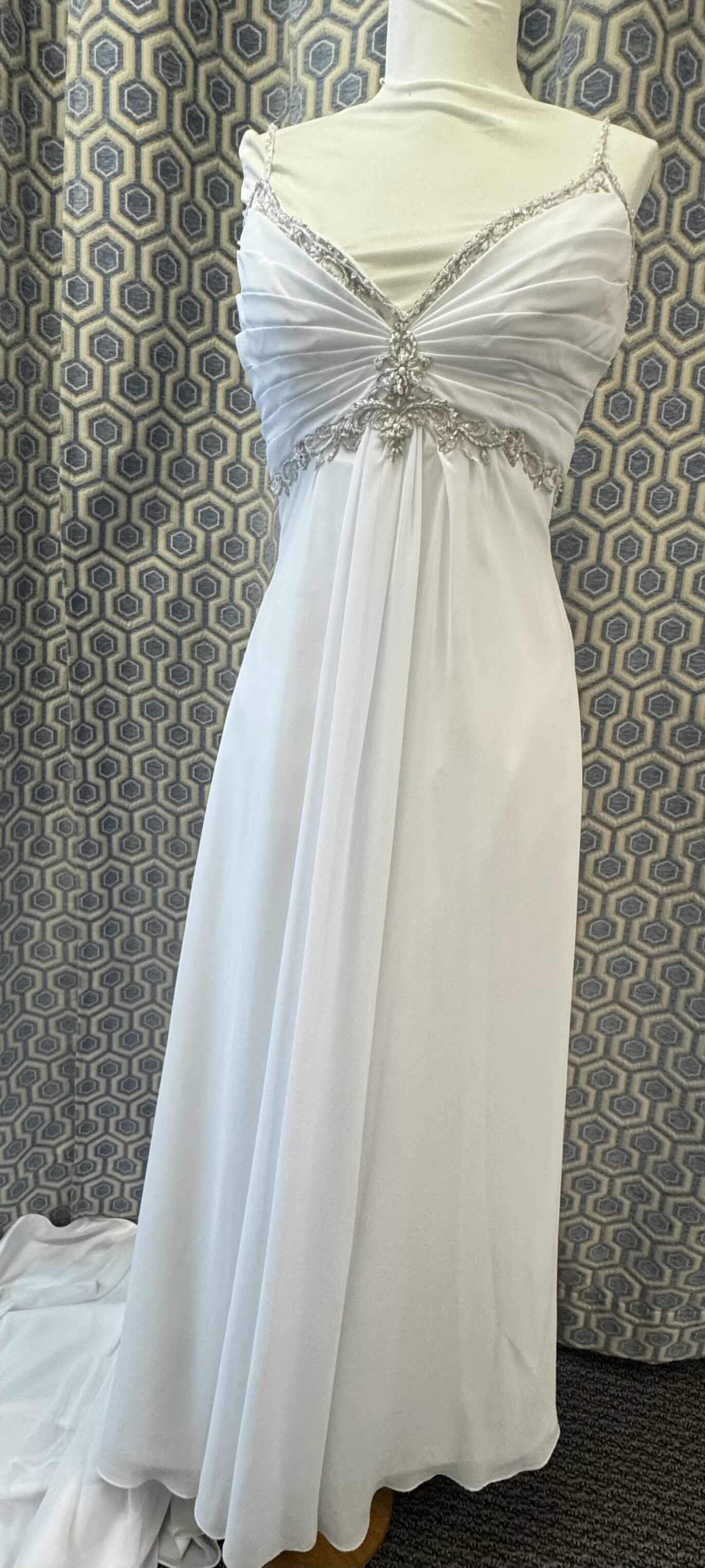 Photo 1 of BRIDAL GOWN MAGGIE SOTTERO ONE PIECE CHIFFON SLIM A LINE CORSET BACK WHITE SIZE 8