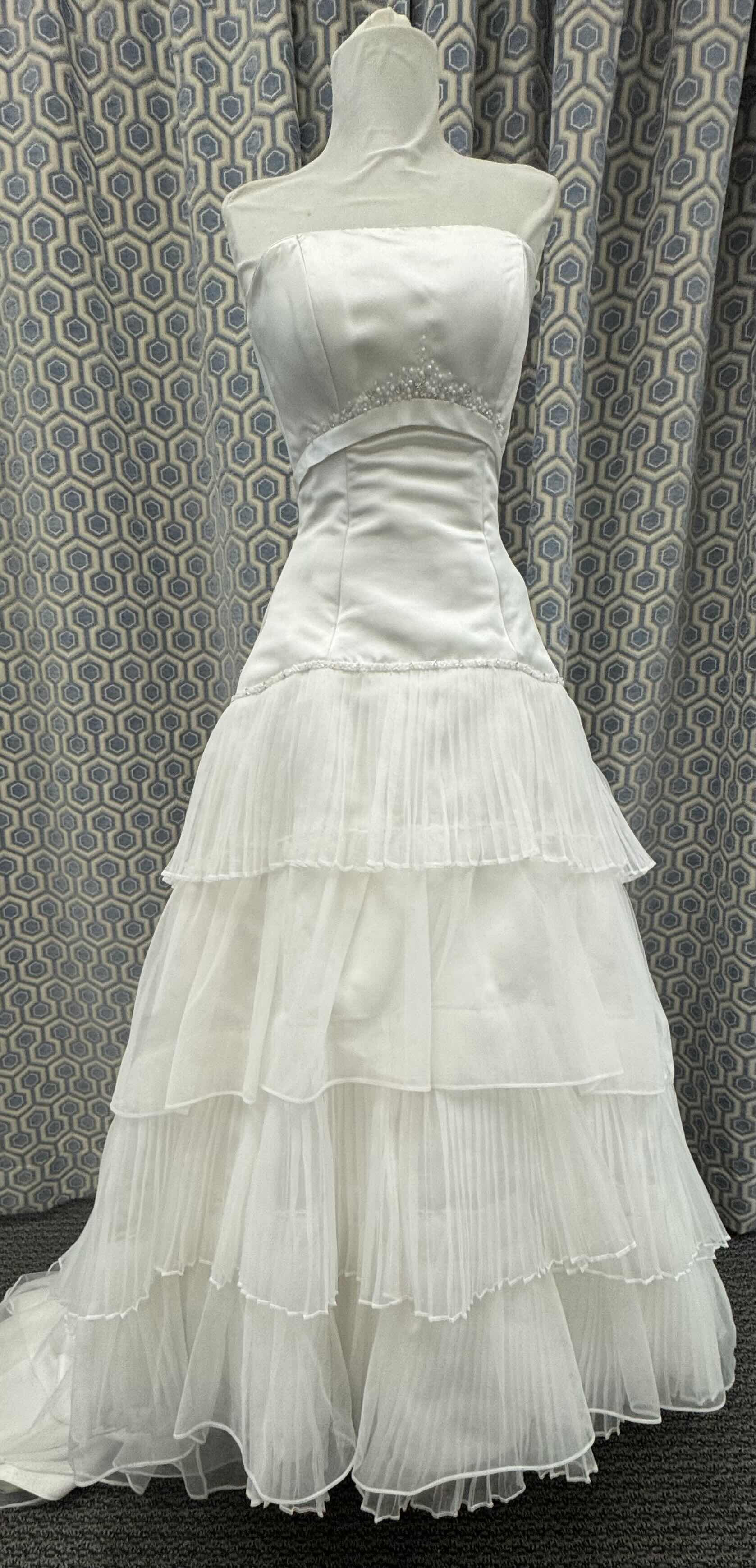 Photo 1 of BRIDAL GOWN MAGGIE SOTTERO STRAPLESS ONE PIECE GOWN FEATURING A TIERED SKIRT CREATED  FROM PLEATED ORGANZA AND TULLE SWAROVSKI BUGLE BEADS DIAMOND WHITE SIZE 6