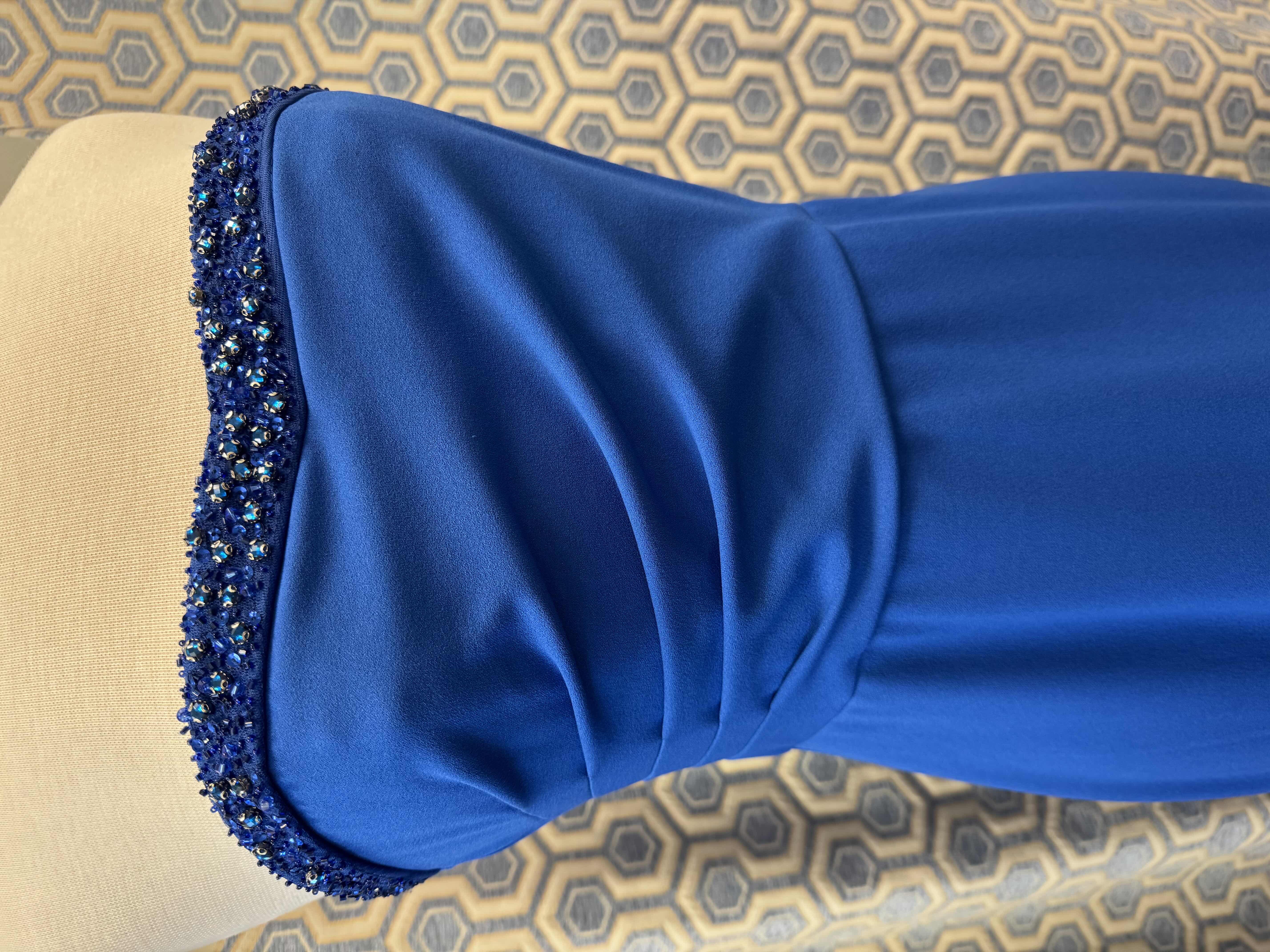 Photo 1 of EVENING GOWN ADRIANNA PAPELL ROYAL BLUE SIZE 6