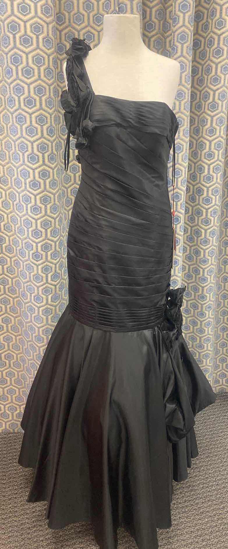 Photo 1 of EVENING GOWN “MAYQUEEN COUTURE” BLACK SATIN ONE SHOULDER SIZE 8