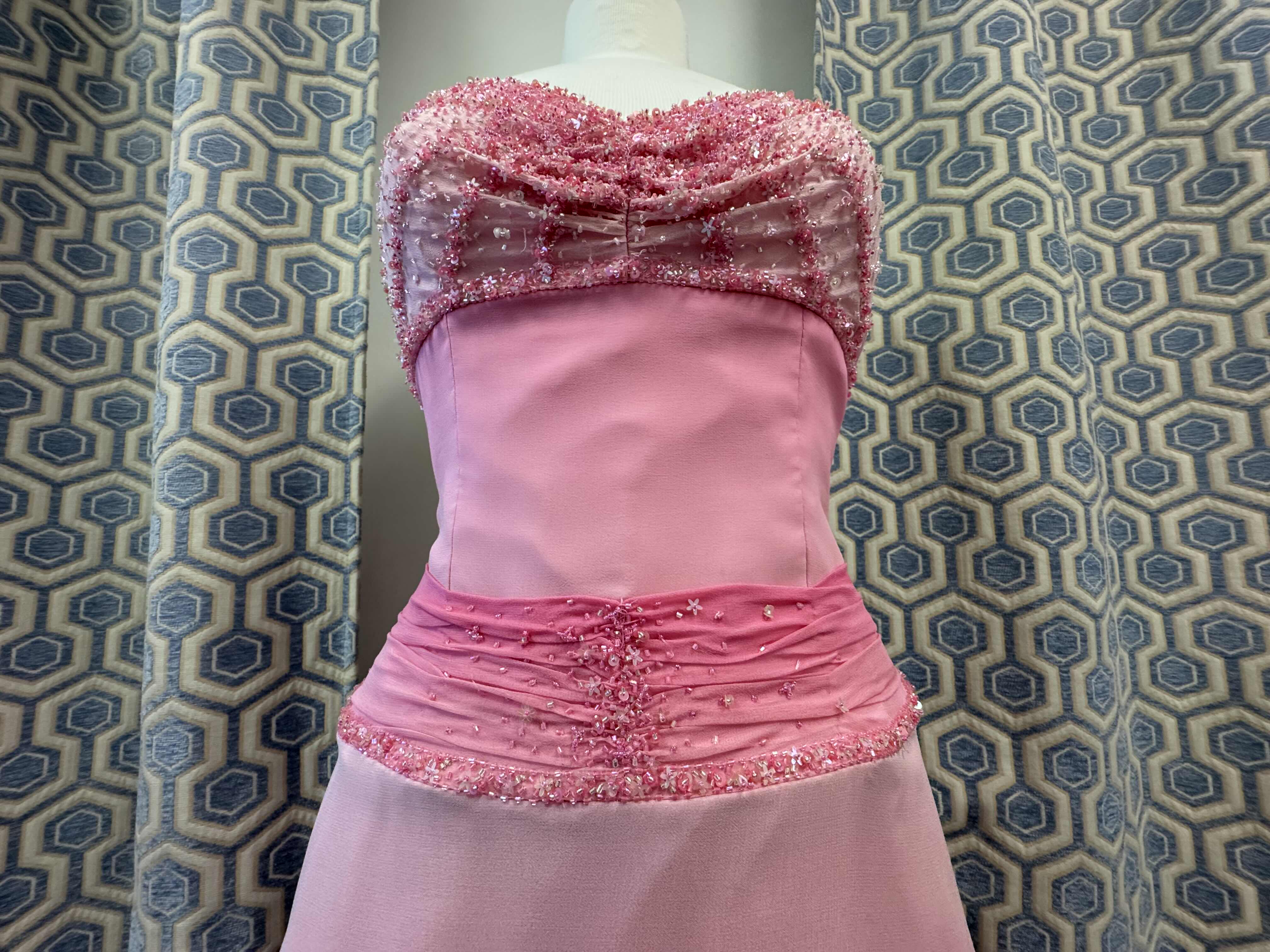 Photo 1 of EVENING GOWN CIRE A DIVISION OF LANDA LITE PINK SIZE 8