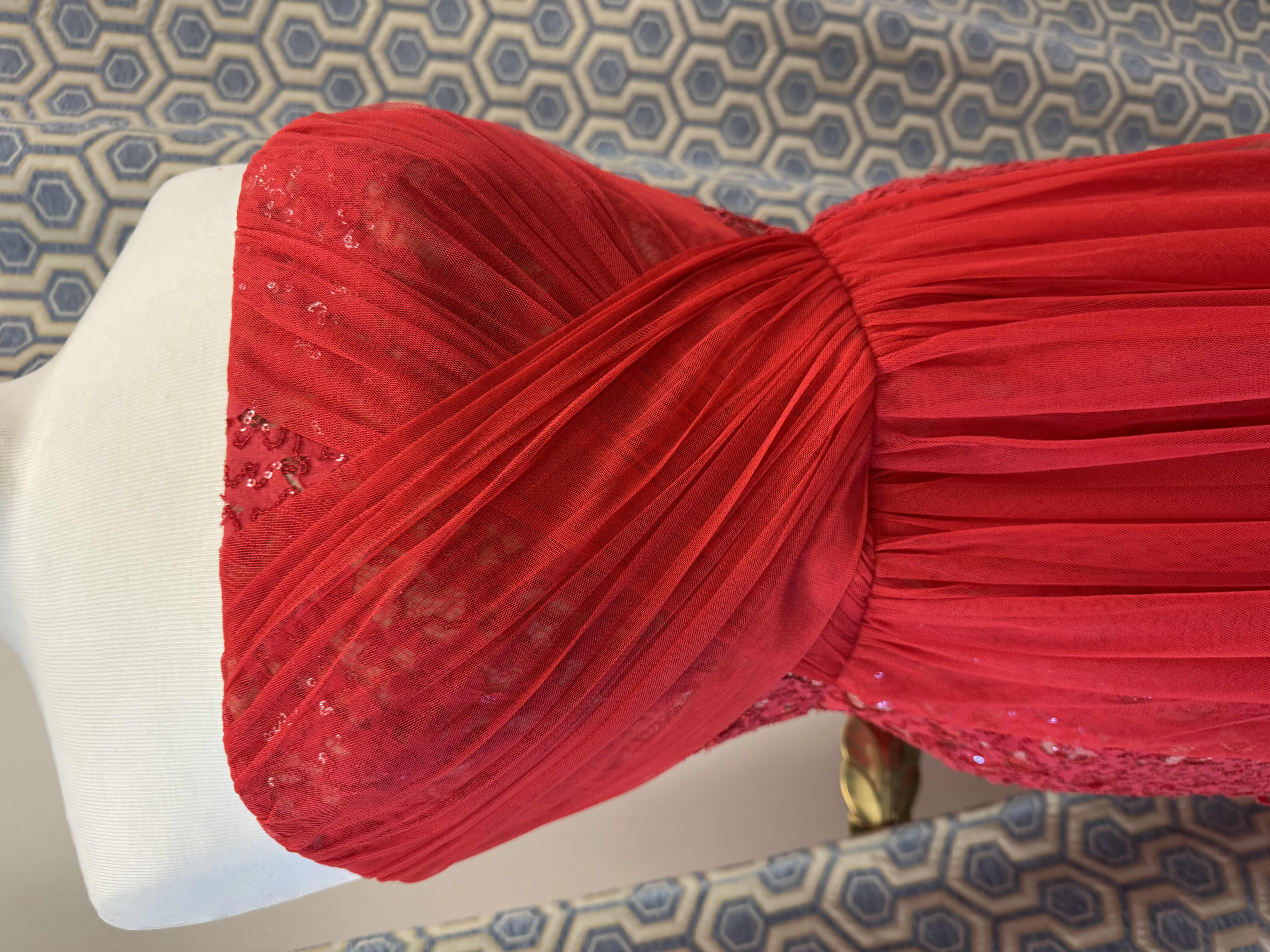 Photo 1 of EVENING GOWN BCBGB MAXAZRIA VIENNA RED SIZE 10
