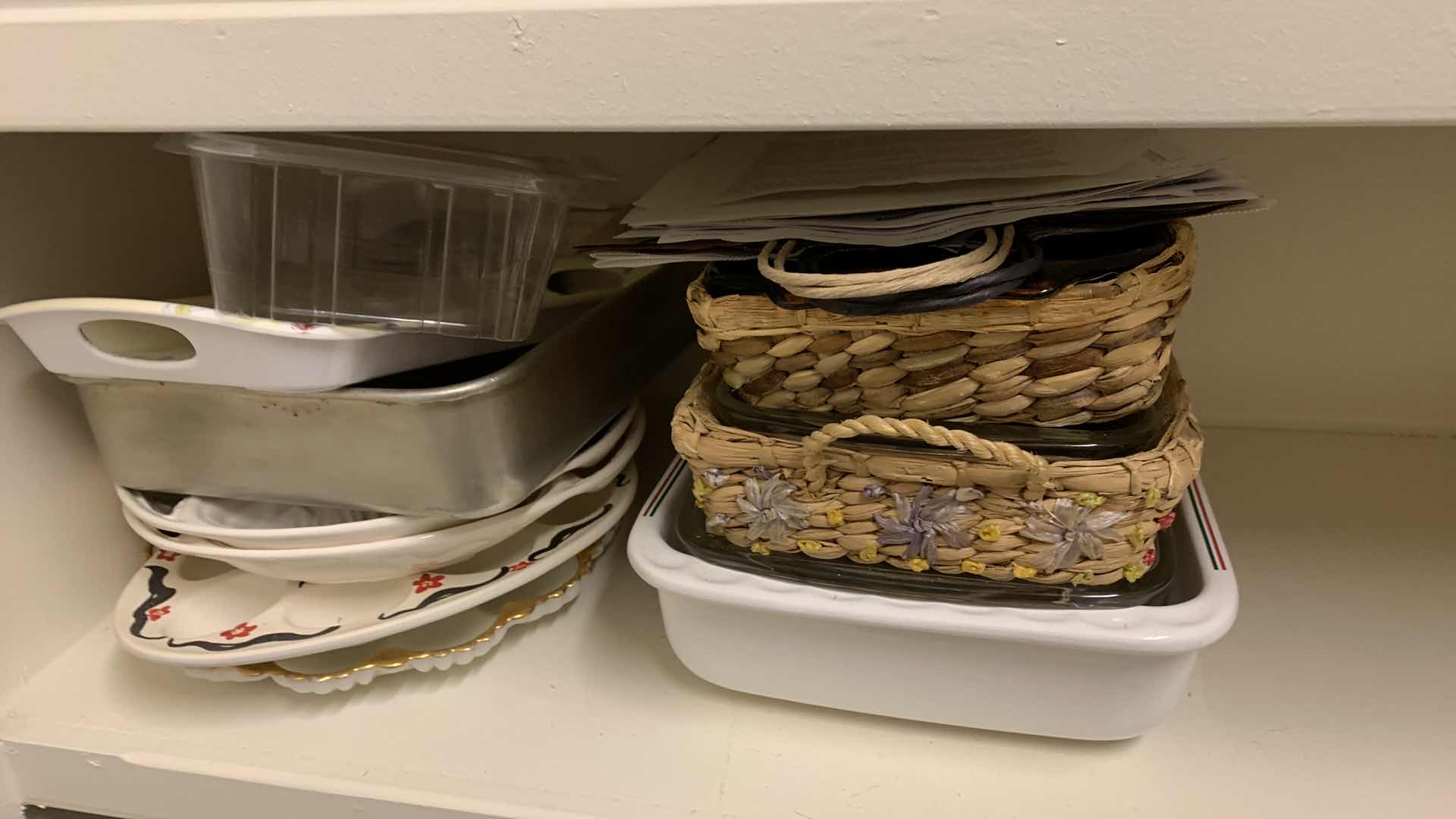 Photo 1 of ASSORTED PYREX AND CASSEROLE DISHES