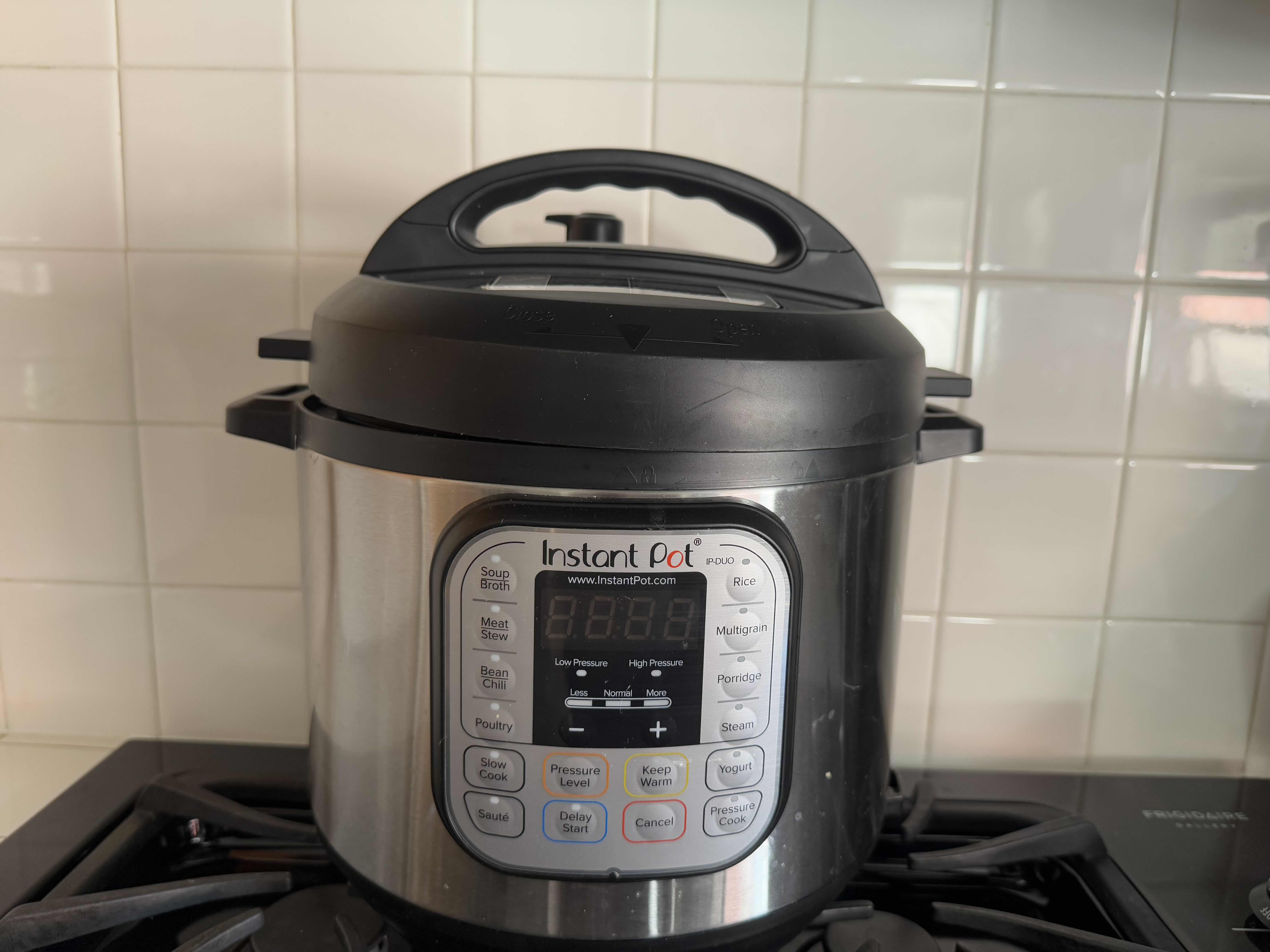 Photo 1 of 6 QT INSTANT POT.