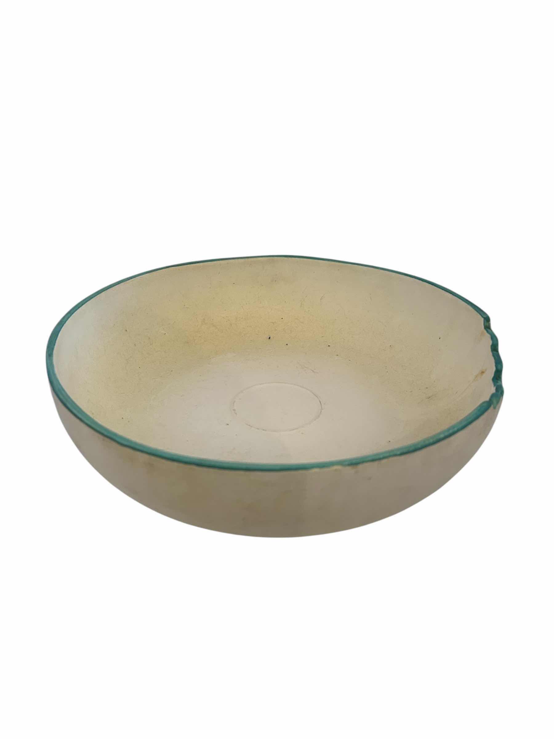 Photo 1 of VINTAGE 1987 TREASURE CHIP DIP BOWL. kITCHEN WARE-SERVING BOWL