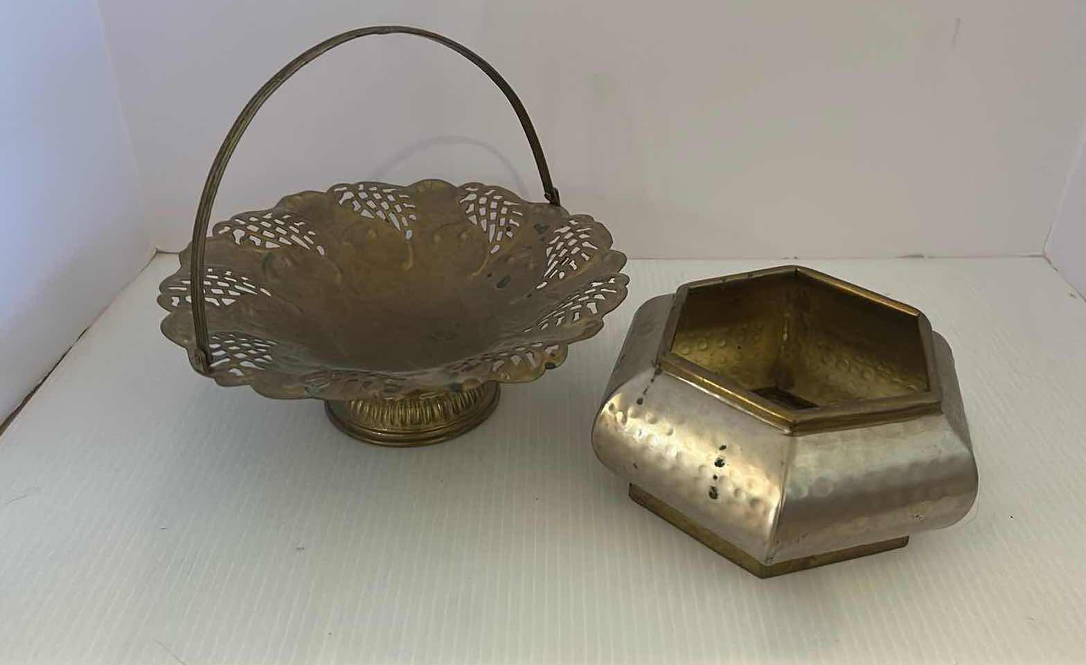 Photo 1 of VINTAGE BRASS PEDESTAL BOWL W HANDLE 10"H