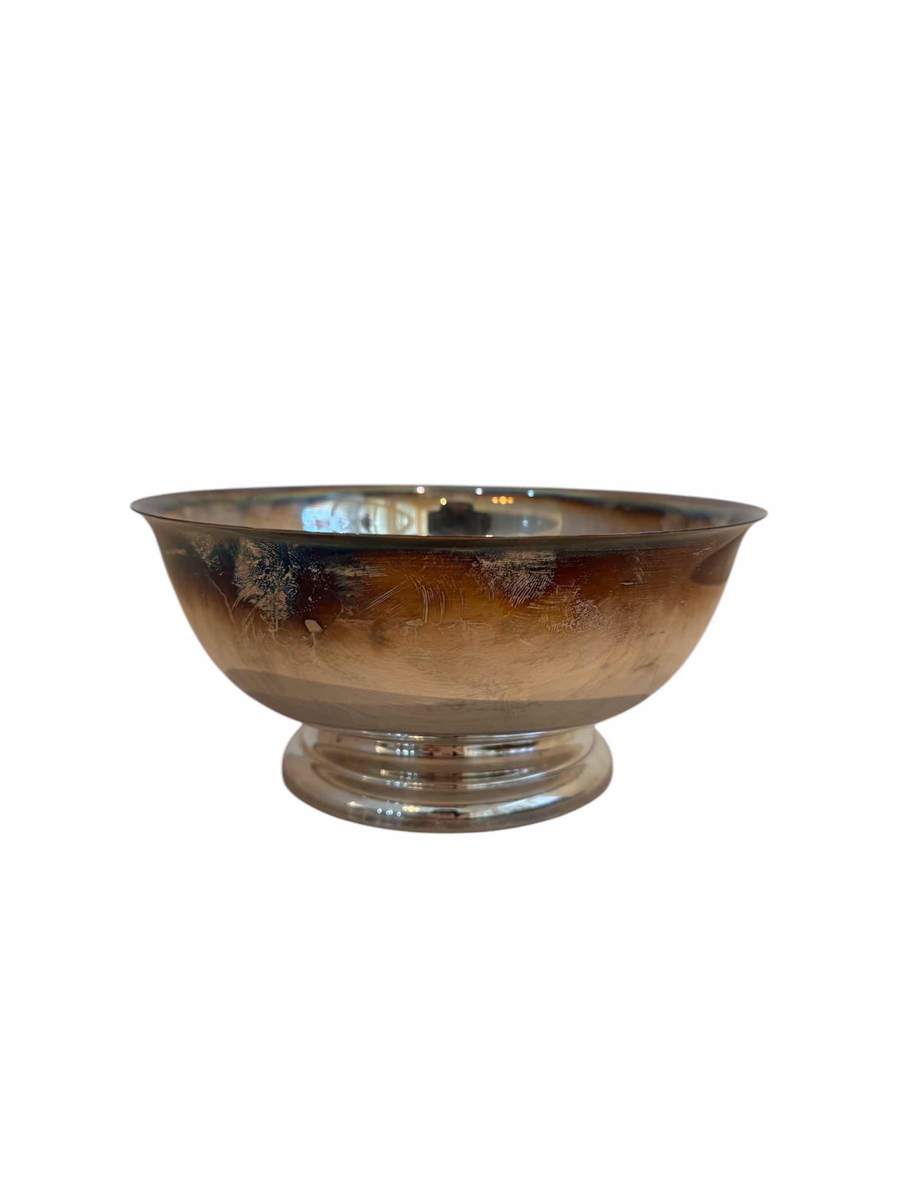 Photo 1 of 3- VINTAGE ANTIQUE SERVING BOWLS, SILVER AND COPPER 

7.5” X H4”
8” X H4”
6.5” X H3”