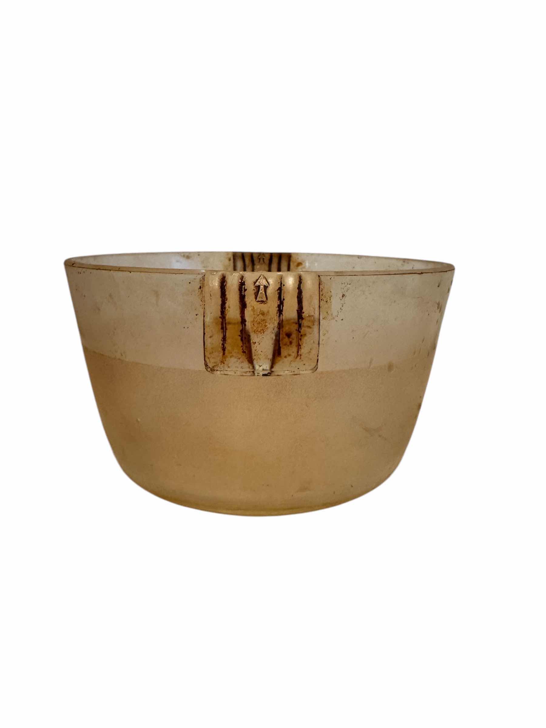 Photo 1 of 3- VINTAGE BOWLS, GLASS AND CERAMIC


10” X H7”

12” X H4.5”

8.5” X H4.75”