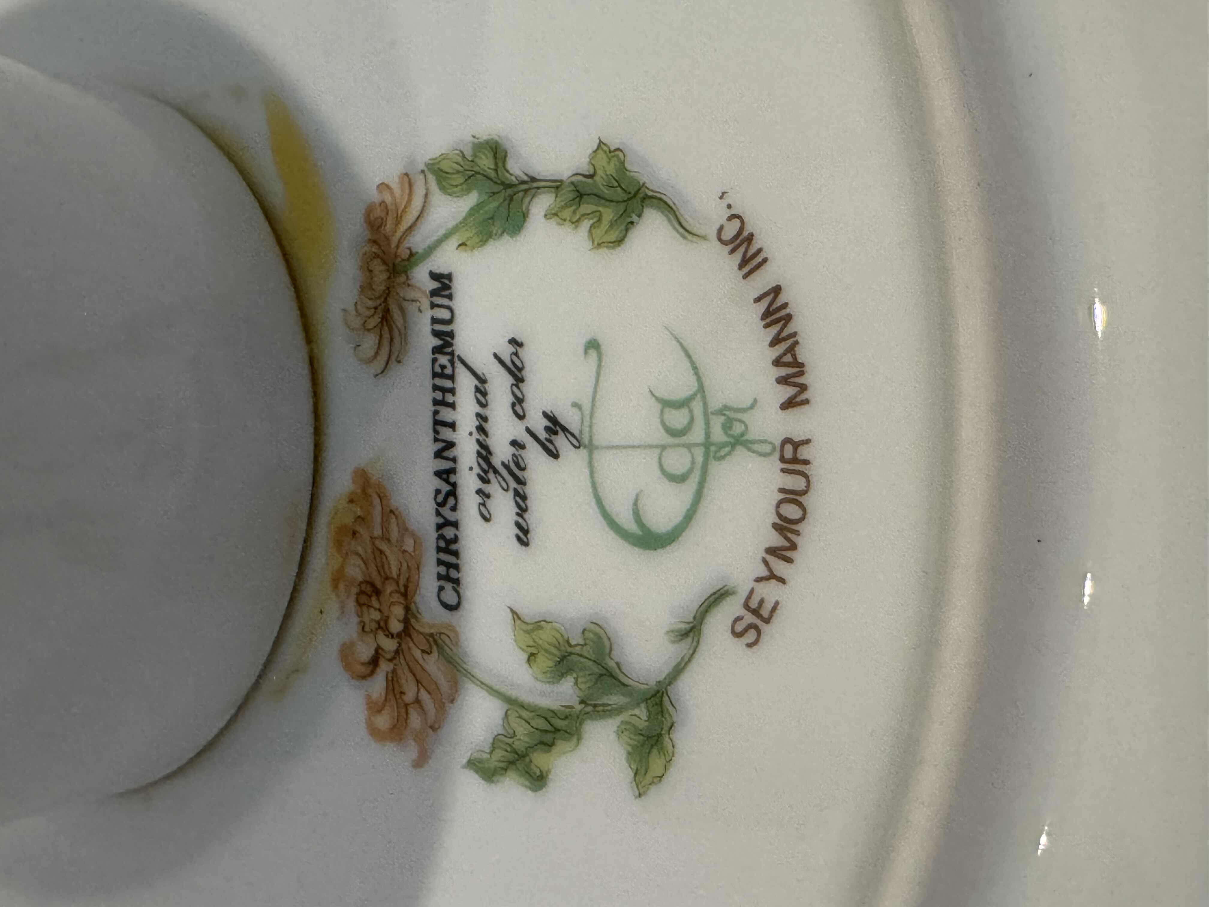 Photo 1 of VINTAGE CHRYSSANTHEMUM ORIGINAL WATER COLOR CAKE STAND 

D10” X H4.5”