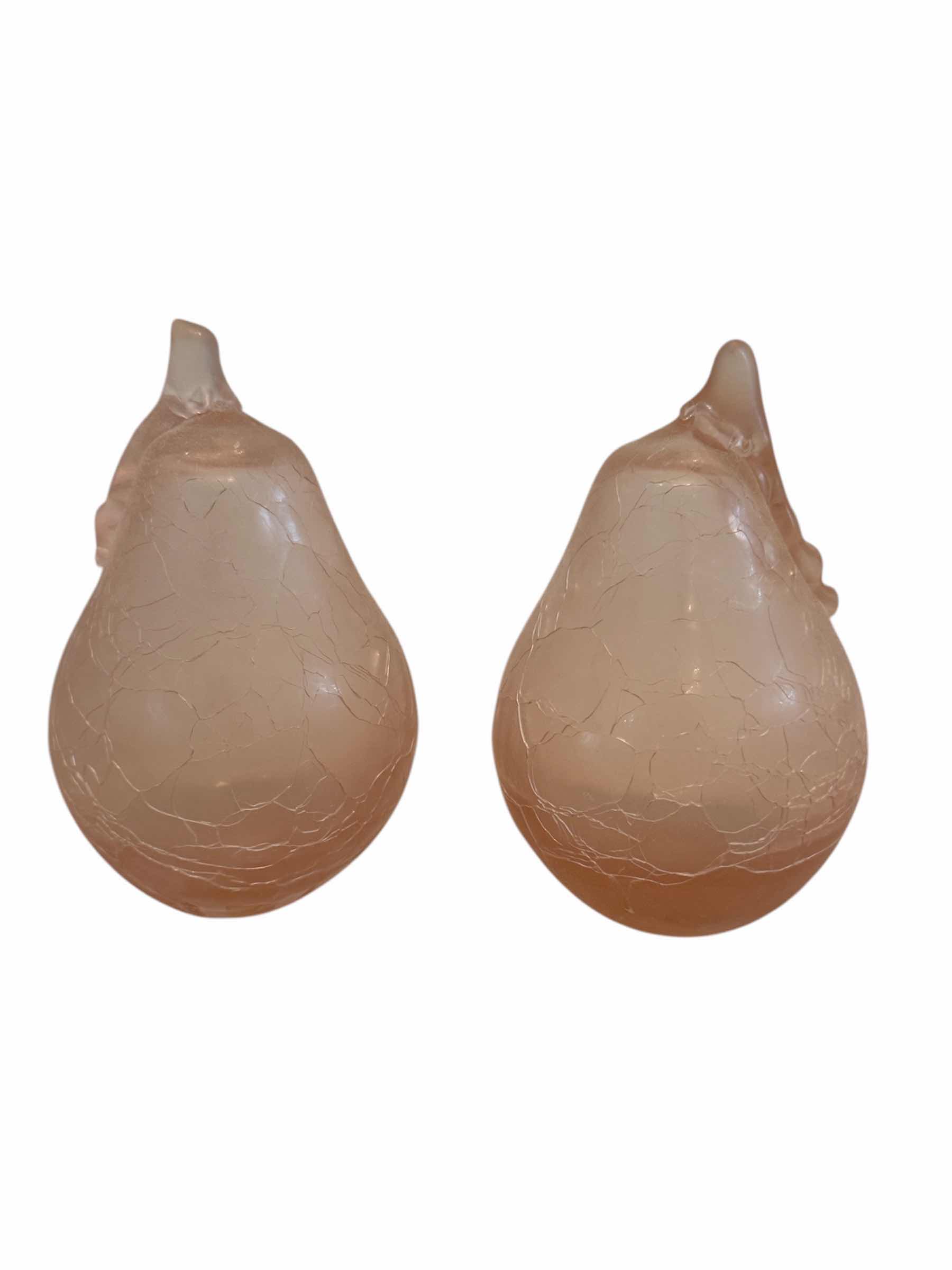 Photo 1 of VINTAGE HANDBLOWN CRACKLE PINK GLASS PEAR, ARTWORK

3” X H5”