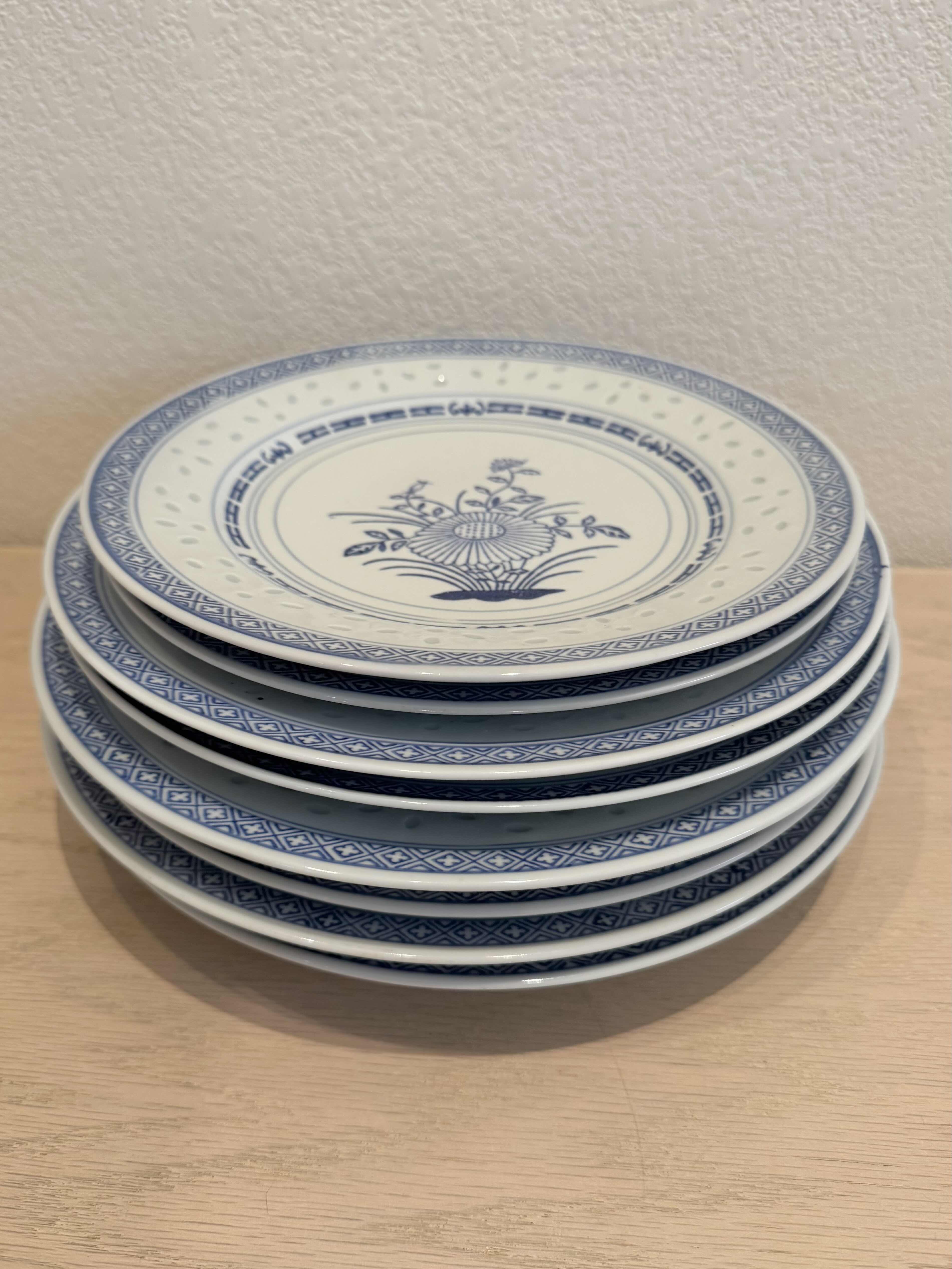 Photo 1 of VINTAGE CHINA BLUE AND WHITE RICE EYE PLATES, FINE CHINA, 8 PIECES
 
2* D9”

2* D10”

4* D10.5”