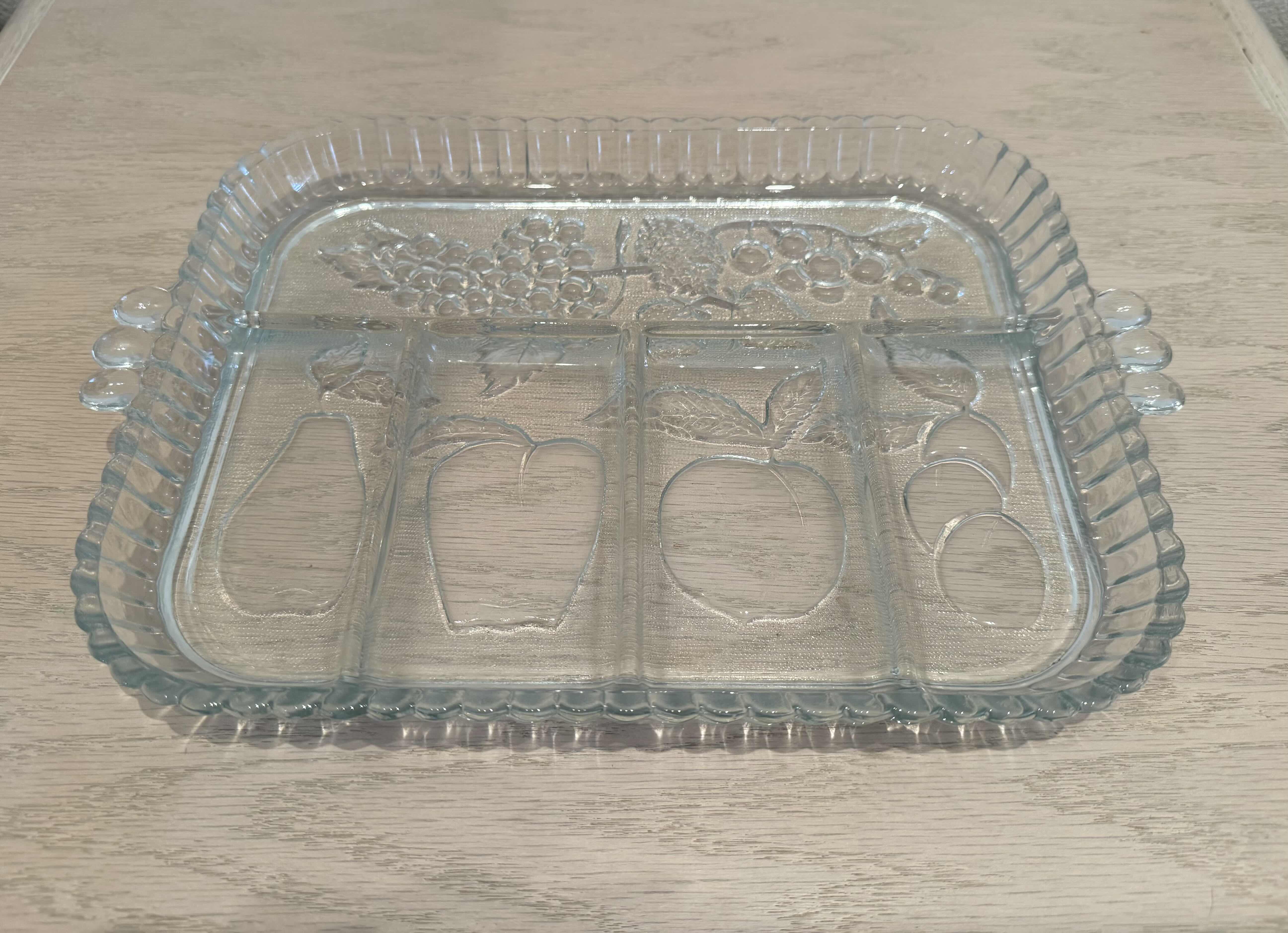 Photo 1 of CORNING WARE 2 1/2 QUART OVAL CASSEROLE DISH AND GLASS SERVING PLATTER 11.5” X 9” X H1.25”