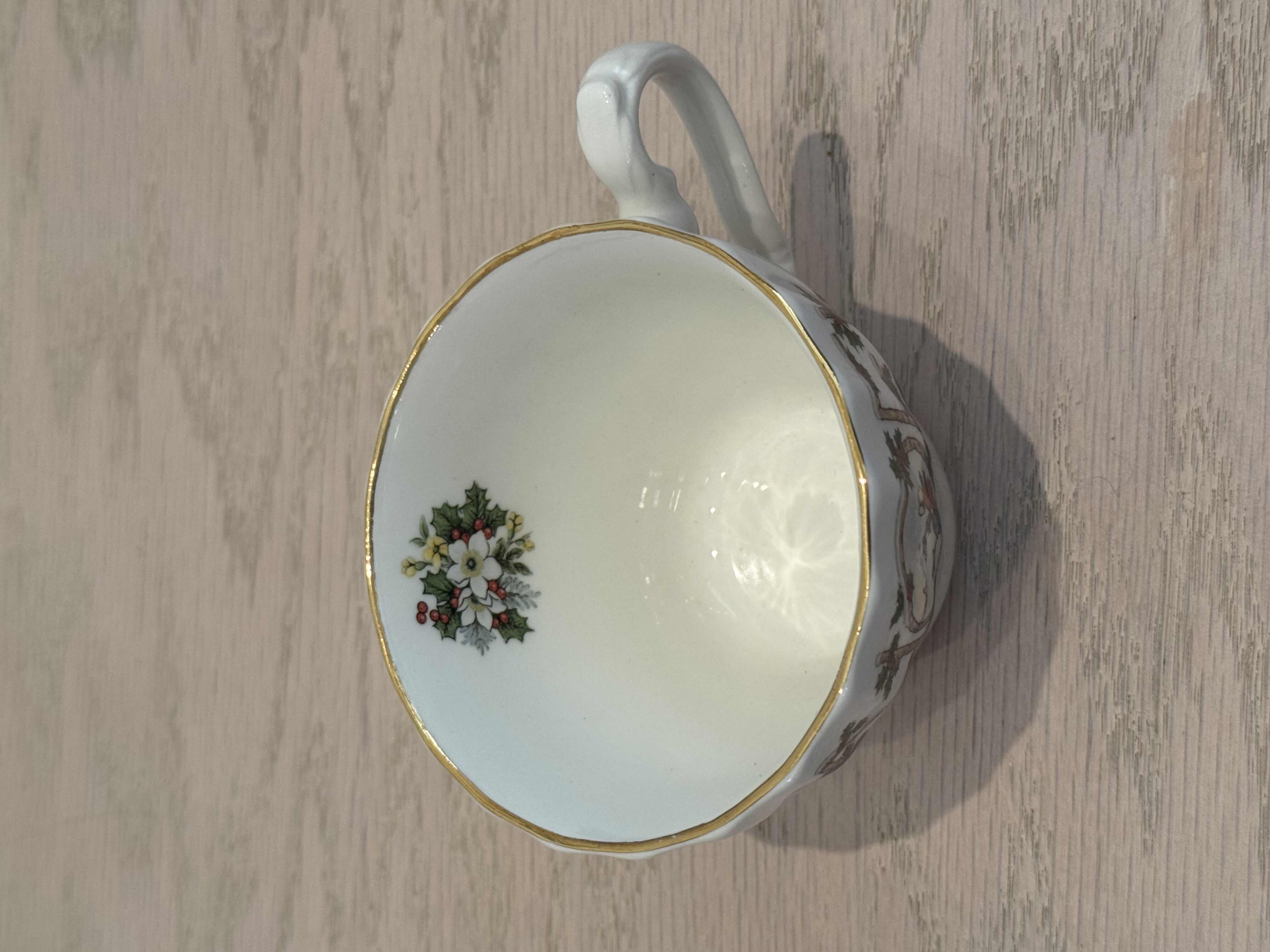 Photo 1 of VINTAGE NOEL FINE ENGLISH TABLEWARE TEACUPS AND SAUCERS, 16 PIECES 

TEACUPS
D3.5” X H2.75”

SAUCERS 
D5.5”