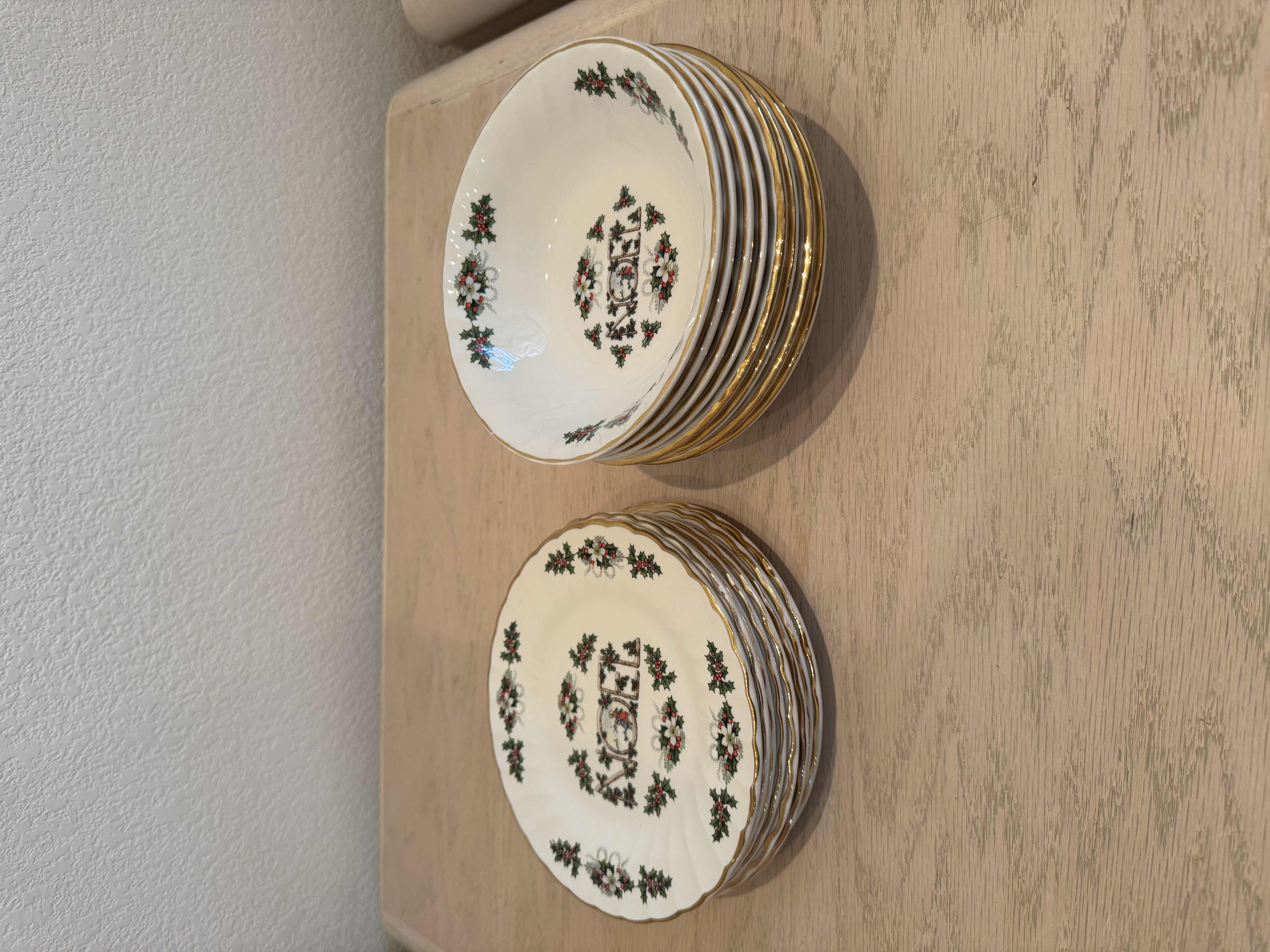 Photo 1 of VINTAGE NOEL FINE ENGLISH TABLEWARE, PLATES AND BOWLS, 16 PIECES

BOWLS
D6.25” X H1.75”

PLATES
D7”