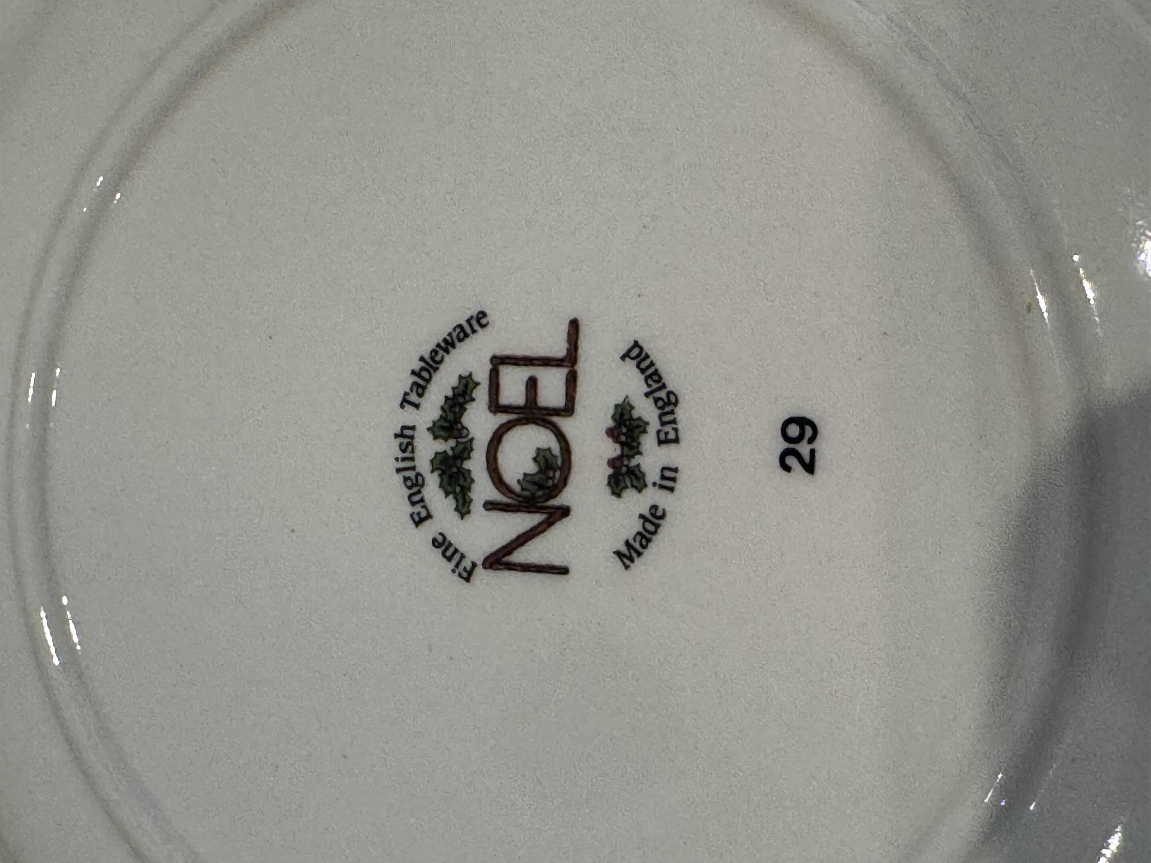 Photo 1 of VINTAGE NOEL FINE ENGLISH TABLEWARE, PLATES AND BOWLS, 16 PIECES

BOWLS
D6.25” X H1.75”

PLATES
D7”