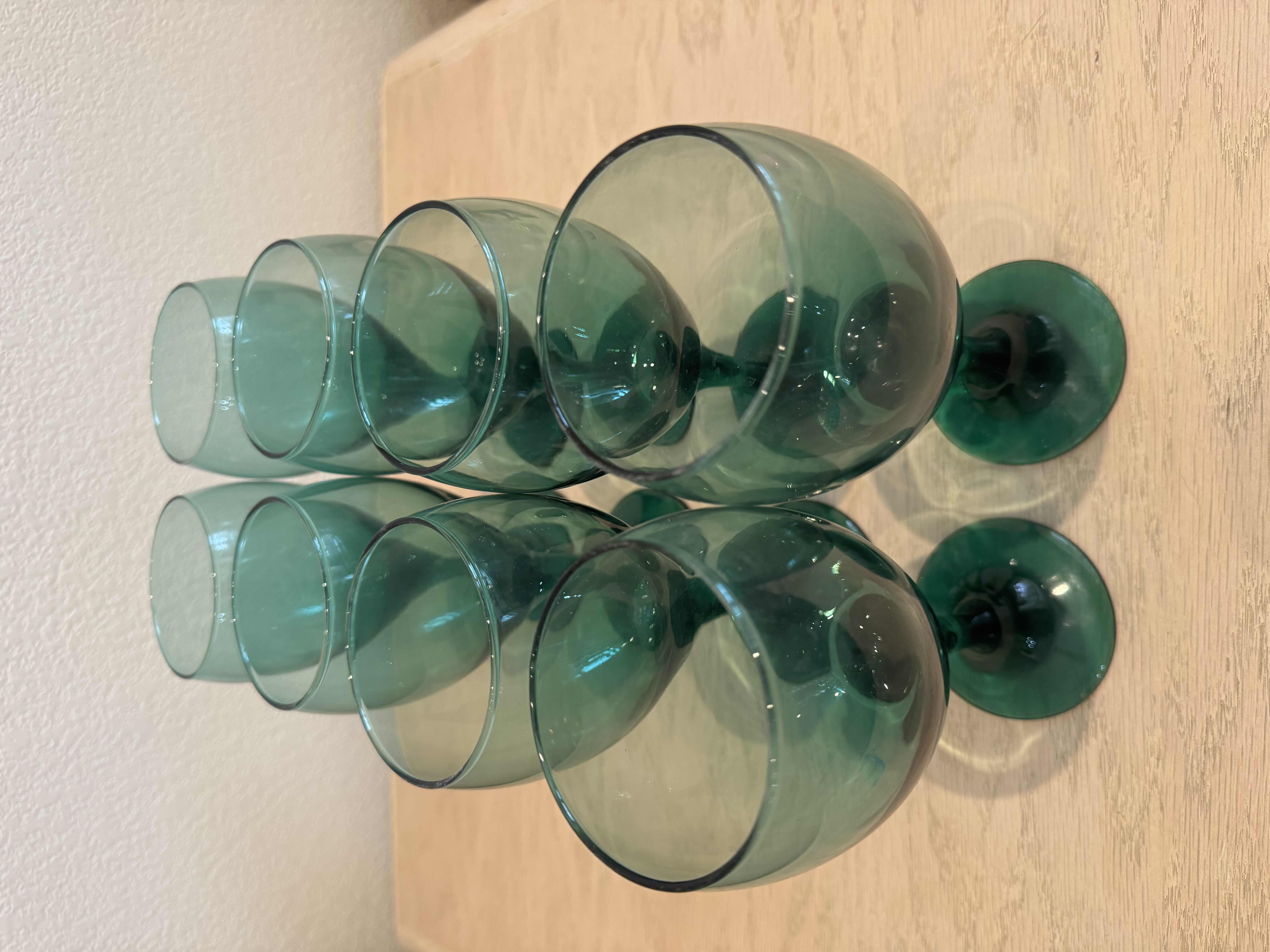 Photo 1 of VINTAGE LIBBEY EMERALD WINE OR WATER GLASSES, 8 PIECES 

D3” X H7.5”