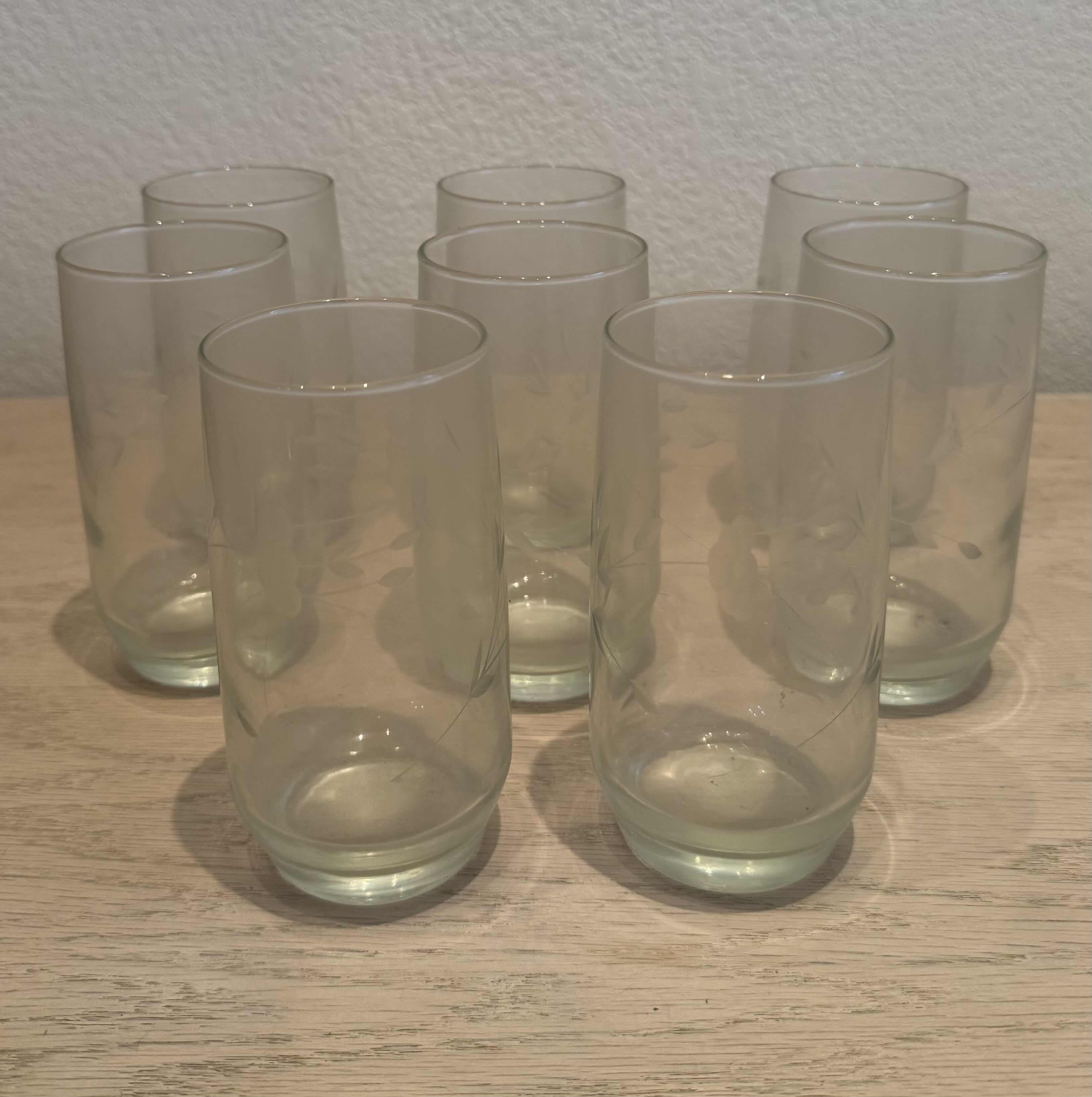 Photo 1 of VINTAGE CRYSTAL PRINCESS HOUSE DRINKING GLASSES, 8 PIECES

D3” X H5”