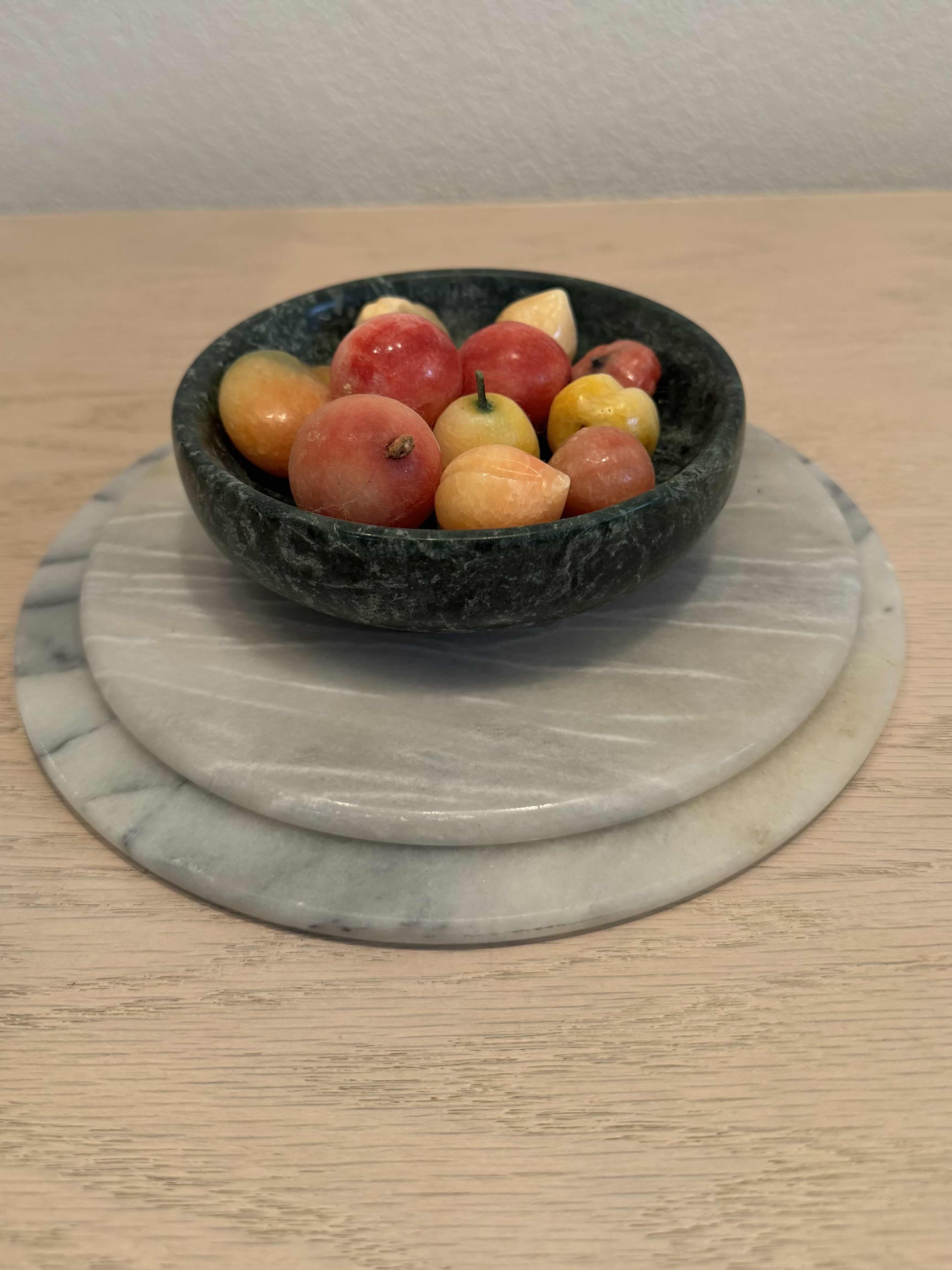 Photo 1 of VINTAGE STONE AND CRYSTAL SMALL FRUIT BOWL, 2 STONE PLATTERS
PLATTER
D8”
PLATTER
D7”
FRUIT BOWL
D5”