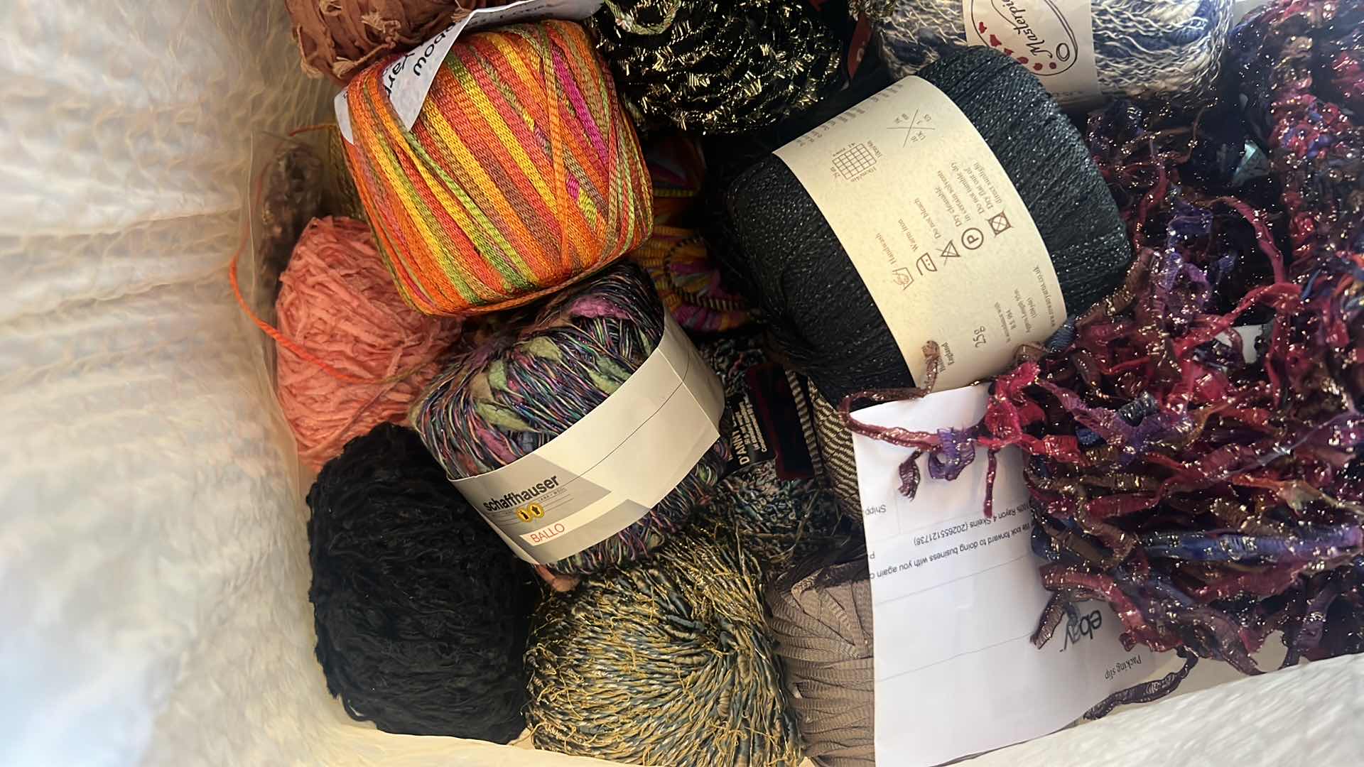 Photo 1 of CONTENTS OF BAG: MULTICOLOR YARNS 20 +