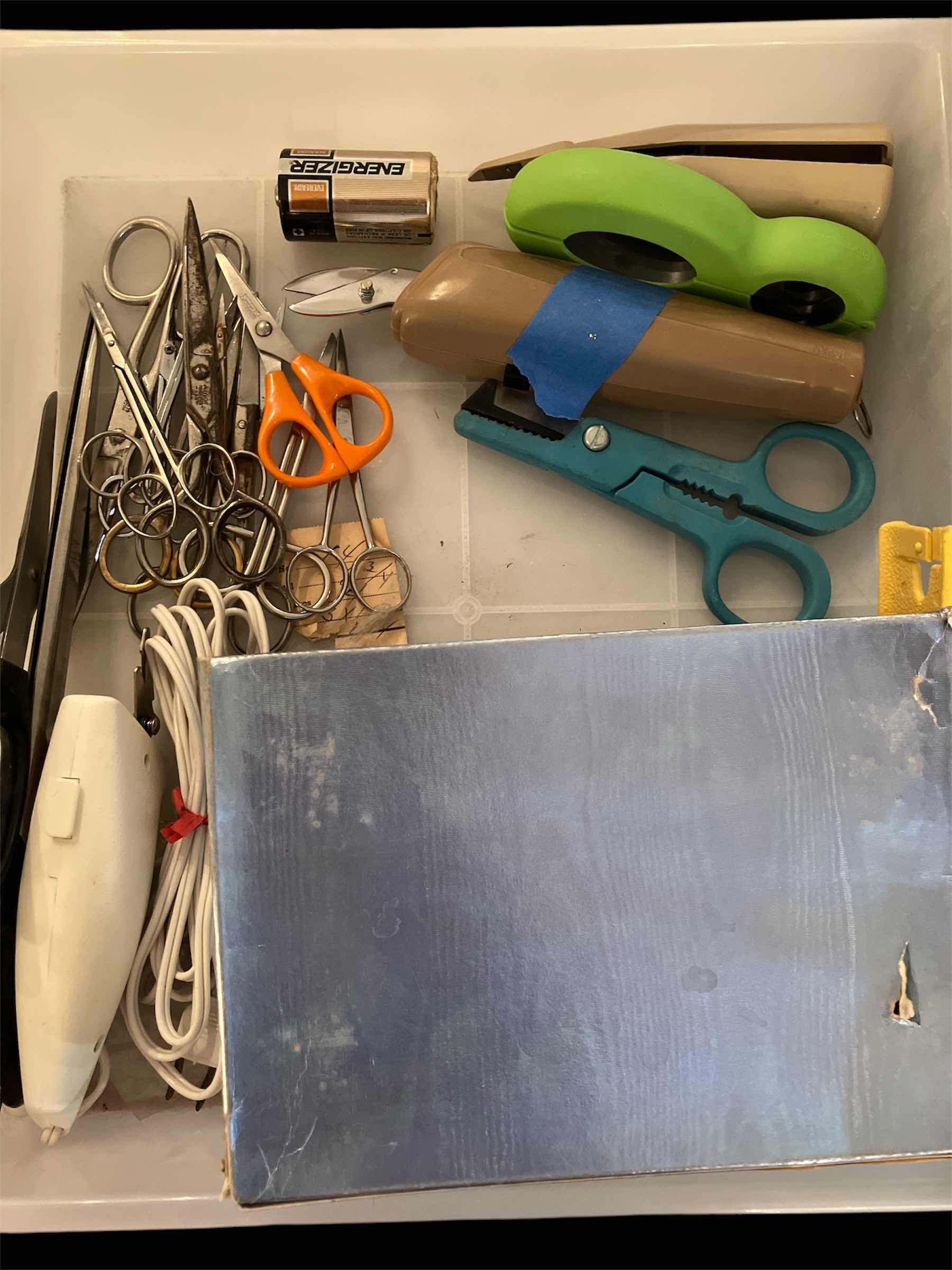 Photo 1 of ELECTRIC AND MANUAL CRAFTING SCISSORS