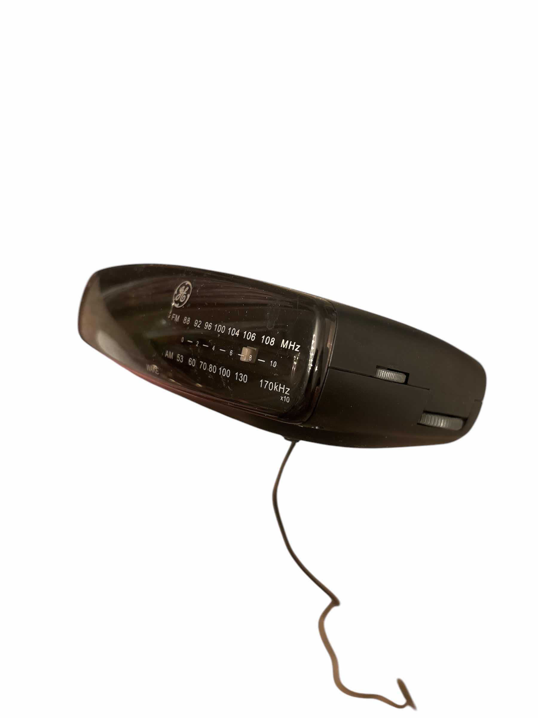 Photo 1 of GE AM/FM DIGITAL ALARM CLOCK RADIO