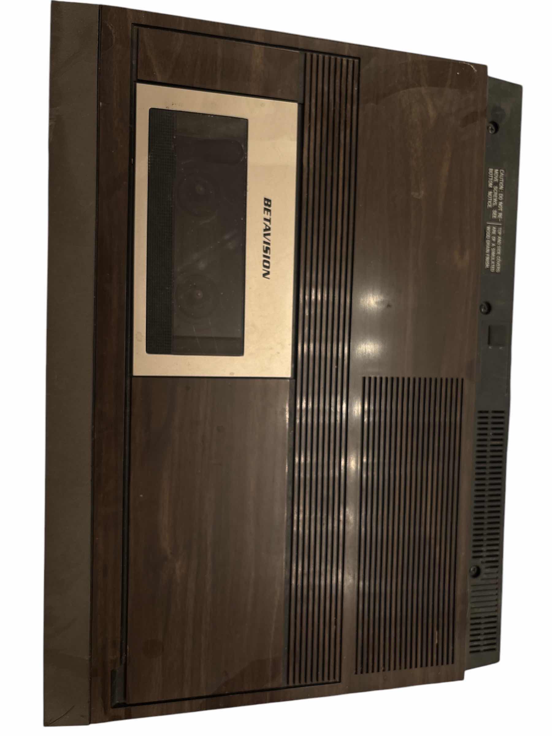 Photo 1 of BETAVISION VIDEO CASETTE RECORDER SEARS SOLID GATE