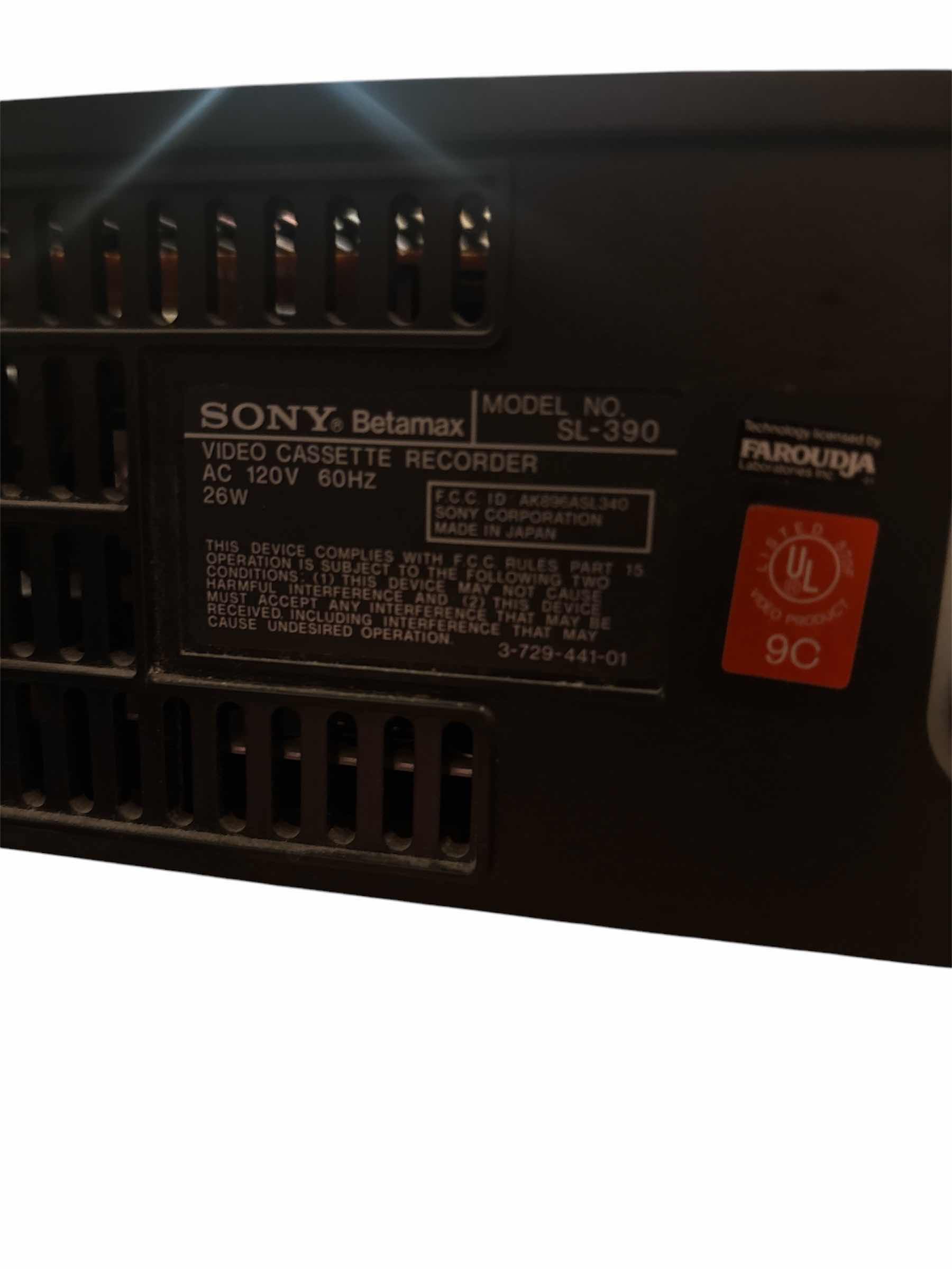 Photo 1 of SONY SUPER BETAMAX VIDEO CASSETTE RECORDER