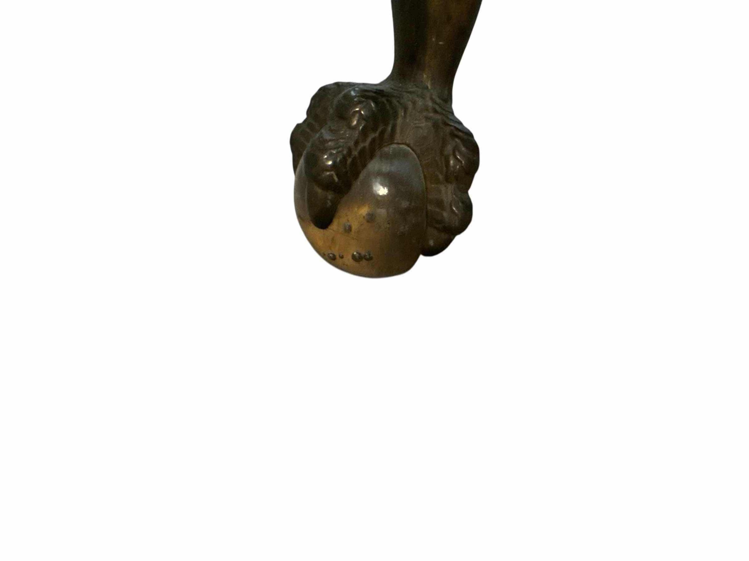 Photo 1 of 500
ANTIQUE CLAW AND BALL OAK TABLE
28“ x 28“ H30 “
