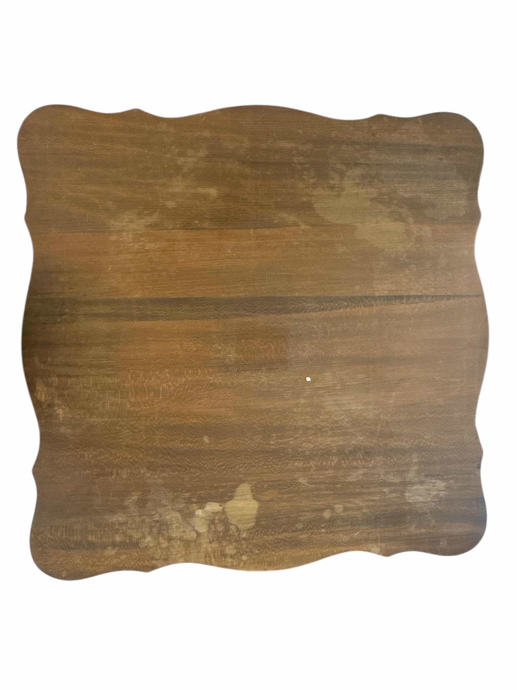Photo 1 of 500
ANTIQUE CLAW AND BALL OAK TABLE
28“ x 28“ H30 “