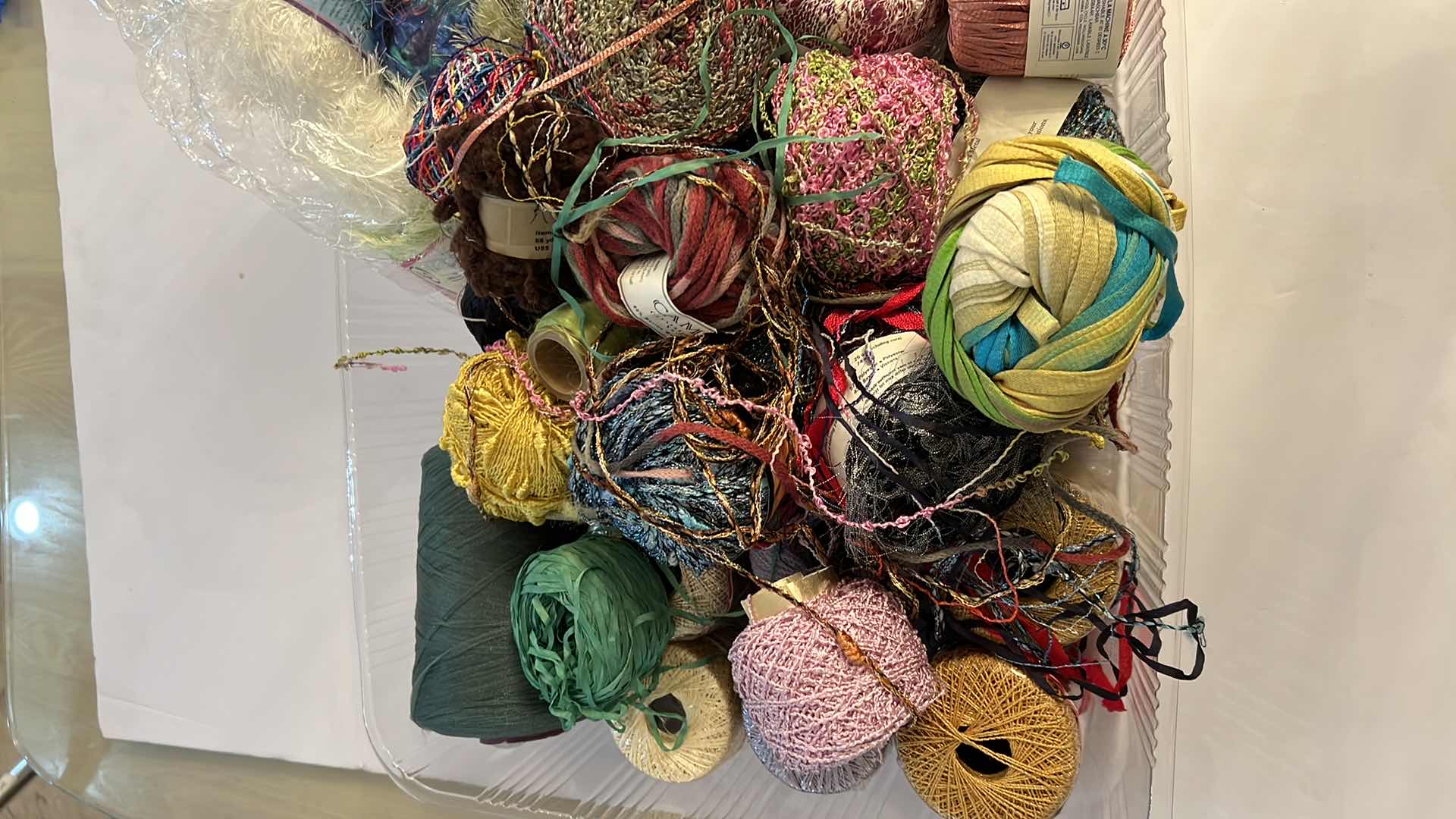 Photo 1 of TRAY OF MIXED THREAD AND YARN