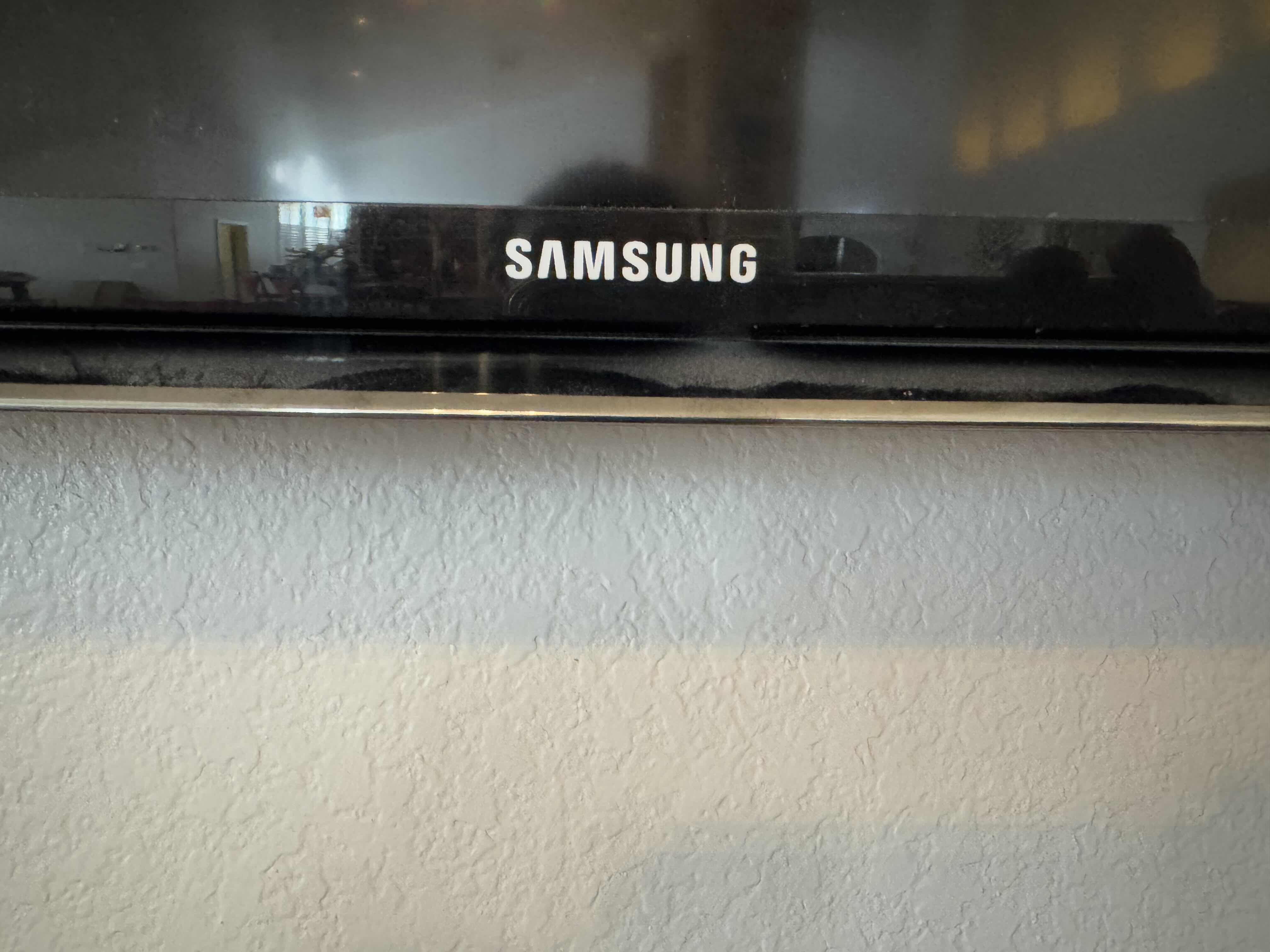 Photo 3 of 55” SAMSUNG TELEVISION MODEL # UN55H6300AF
