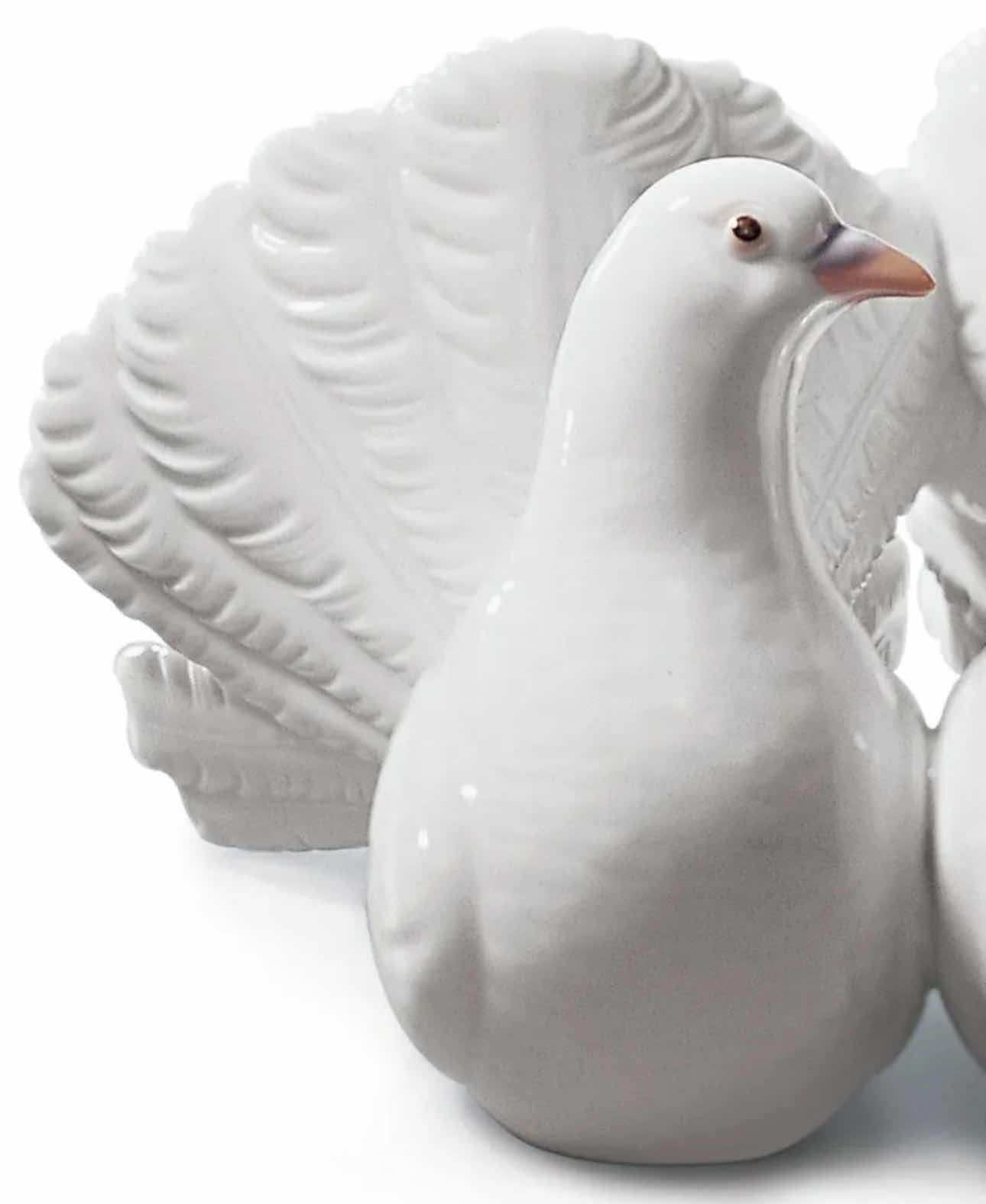 Photo 2 of LLADRO PORCELAIN DOVE STATUE. 3.5"H